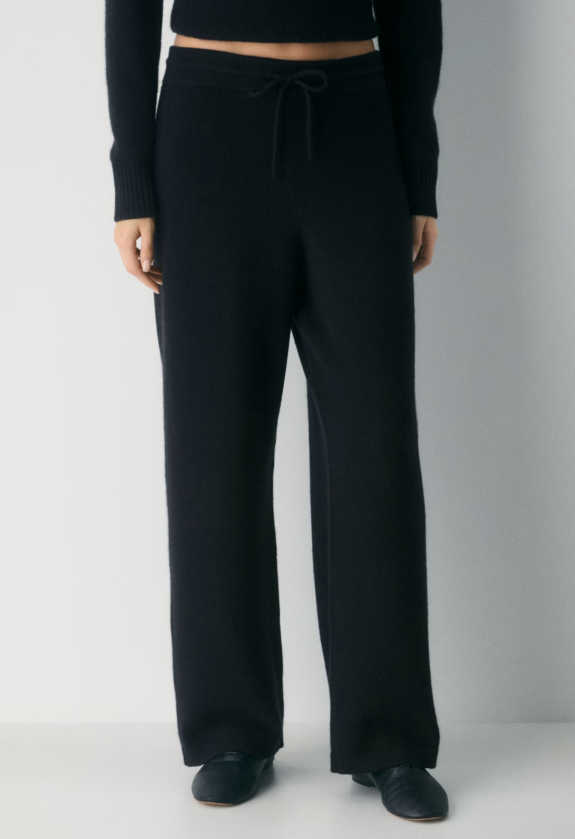 Essential Cashmere Appraisal Pant - BLACK