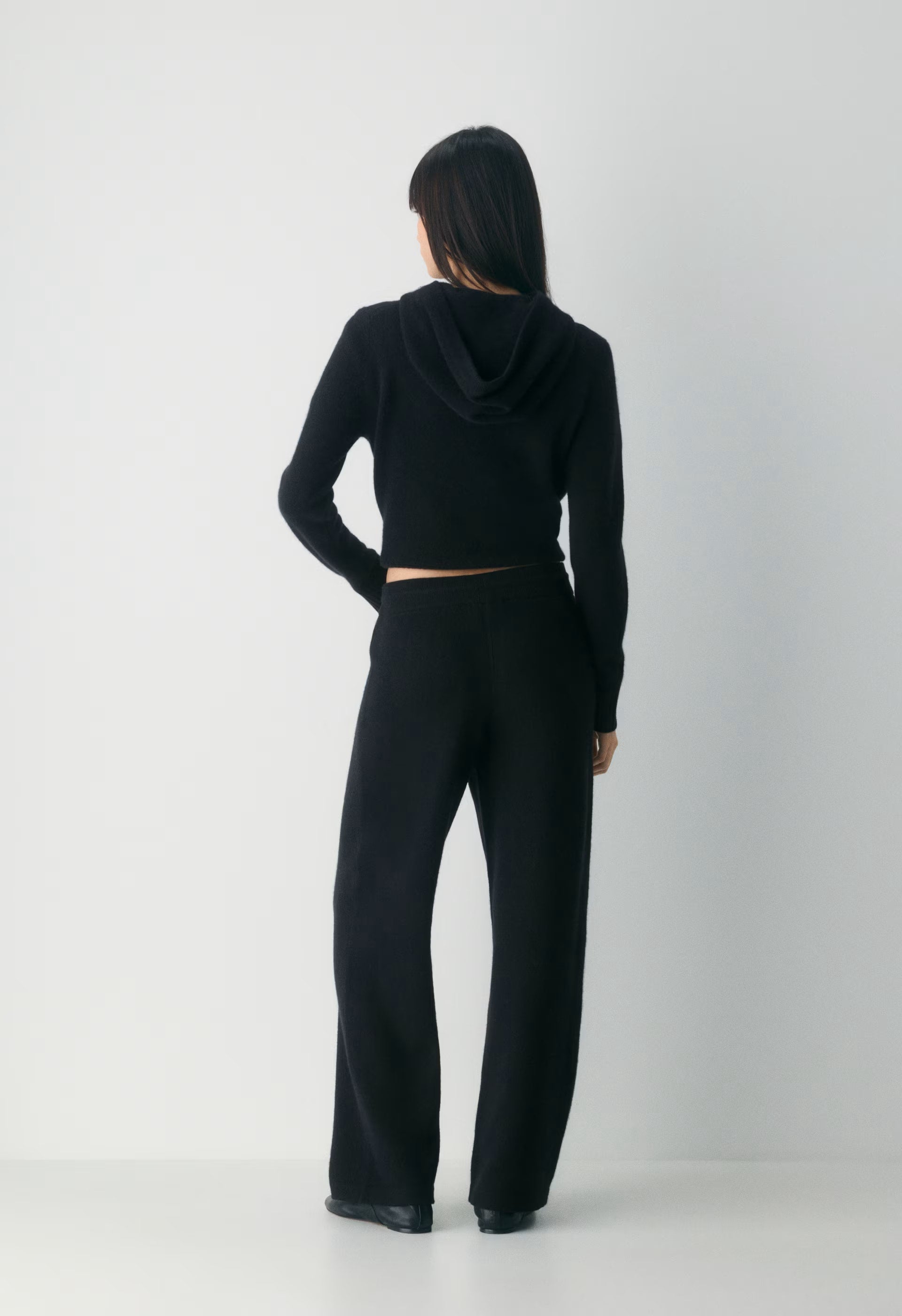 Essential Cashmere Appraisal Pant - BLACK