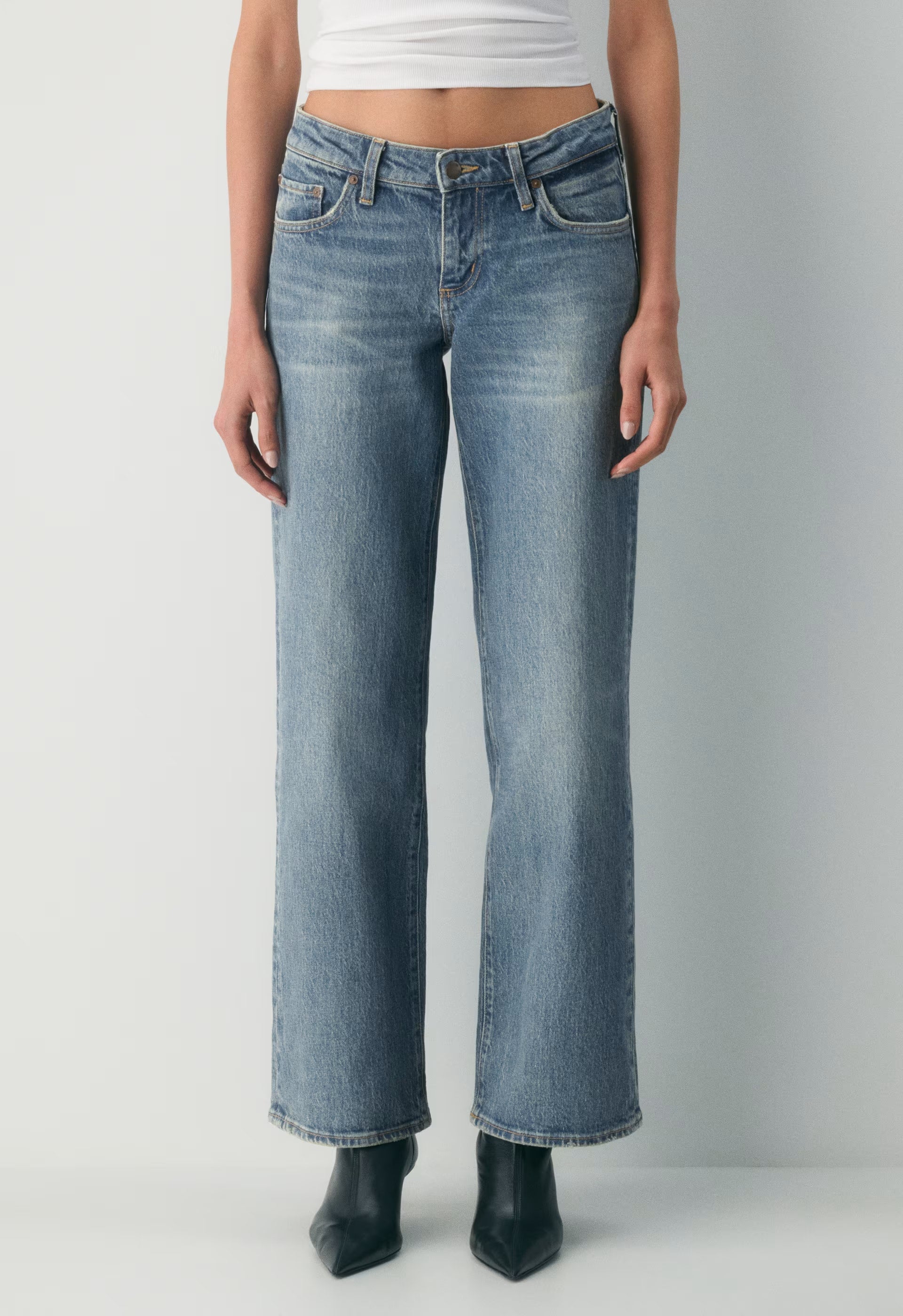 Denim Forum Pam Super Lo-Rise Wide Jean - VINTAGE MEDIUM BLUE