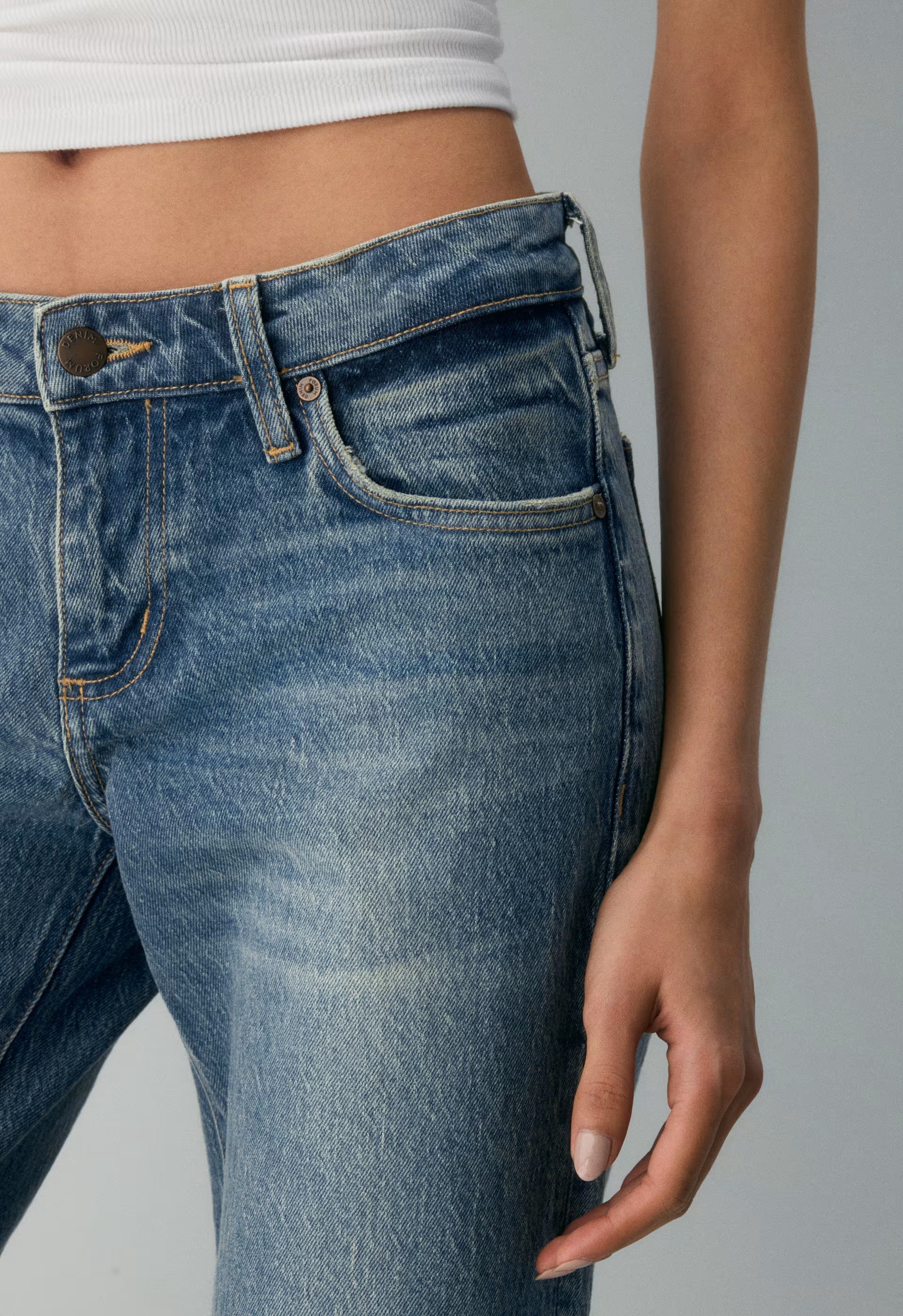 Denim Forum Pam Super Lo-Rise Wide Jean - VINTAGE MEDIUM BLUE