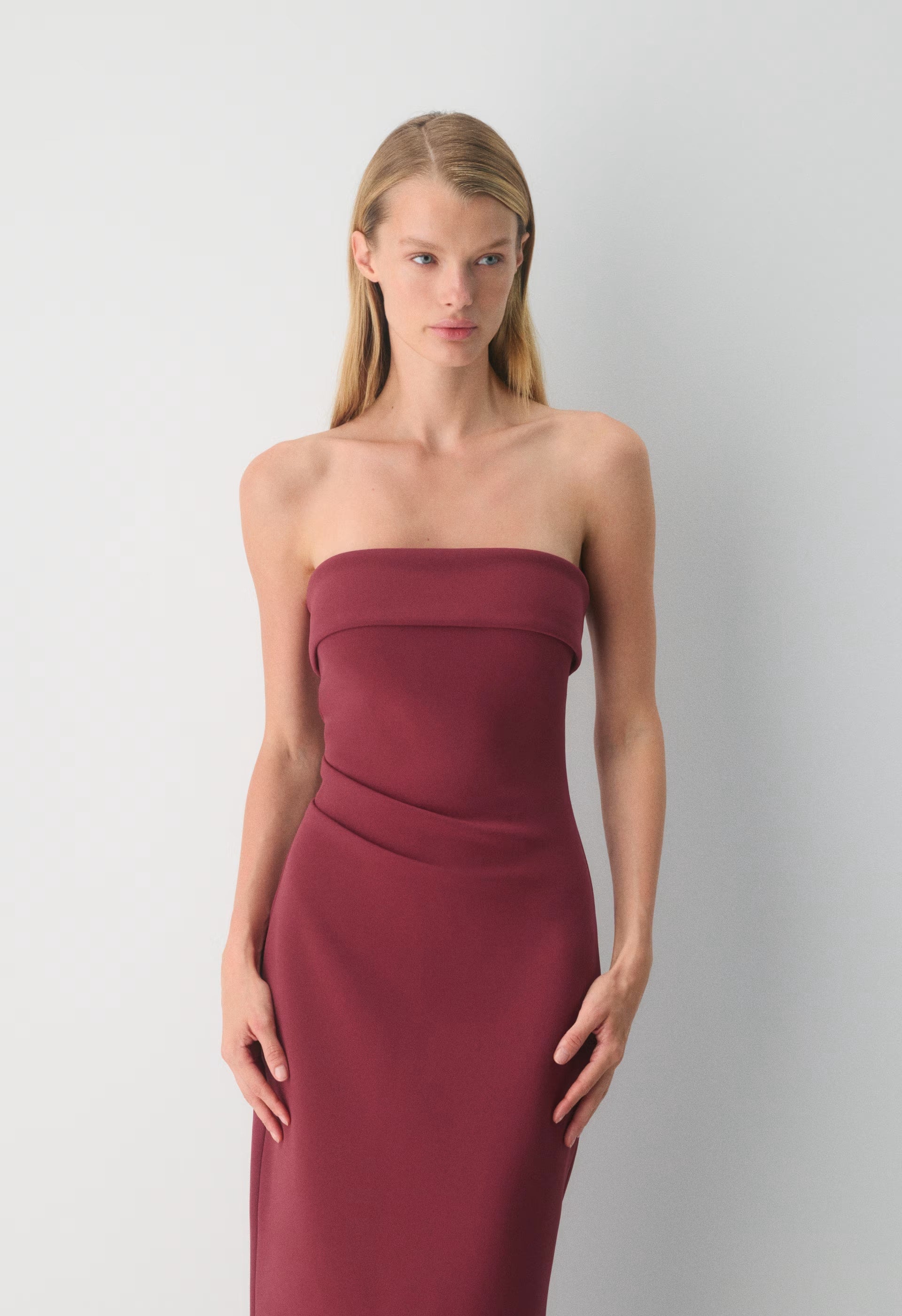 FigureKnit™ Eyecatcher Dress - CORDOVAN