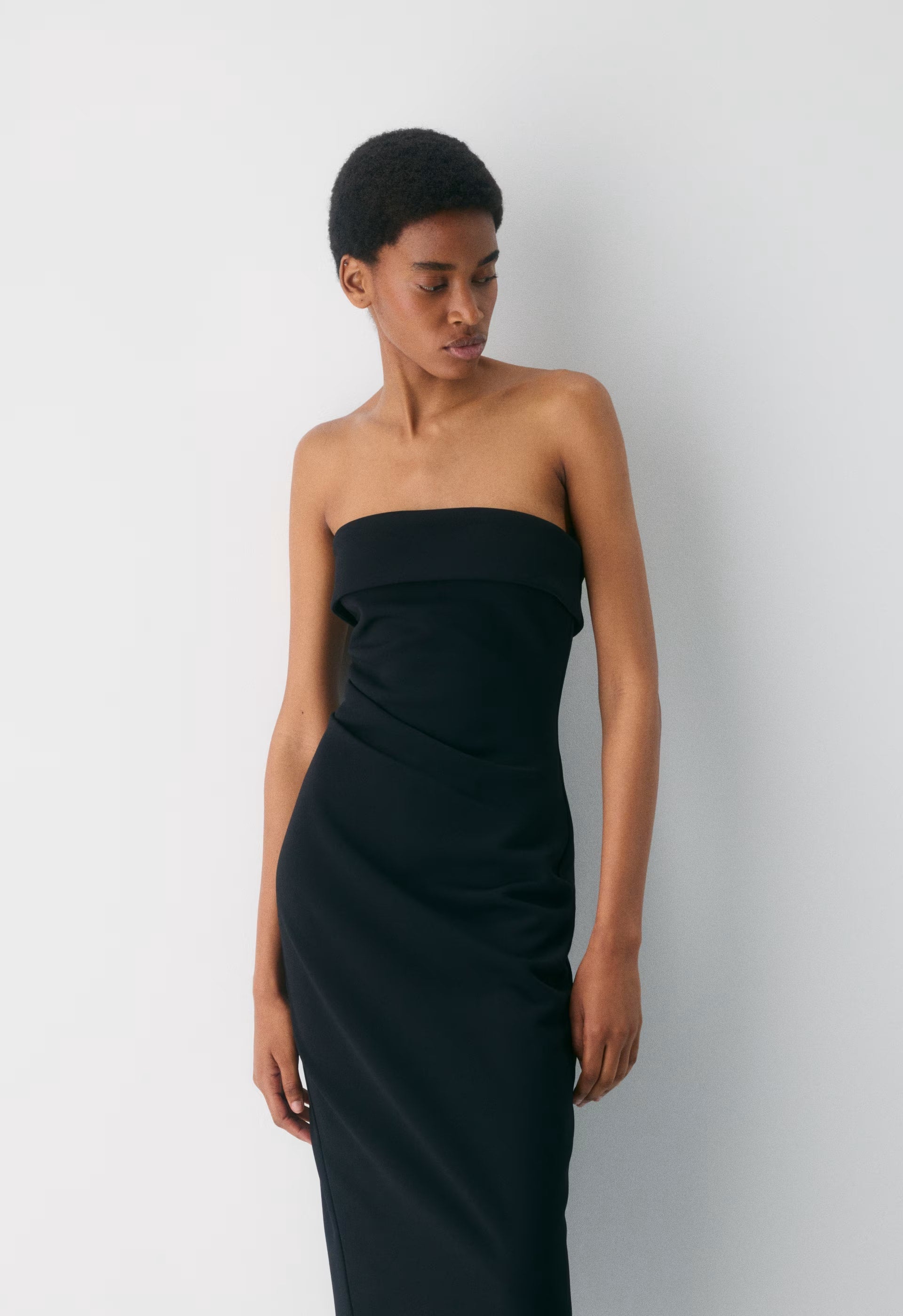 FigureKnit™ Eyecatcher Dress - BLACK