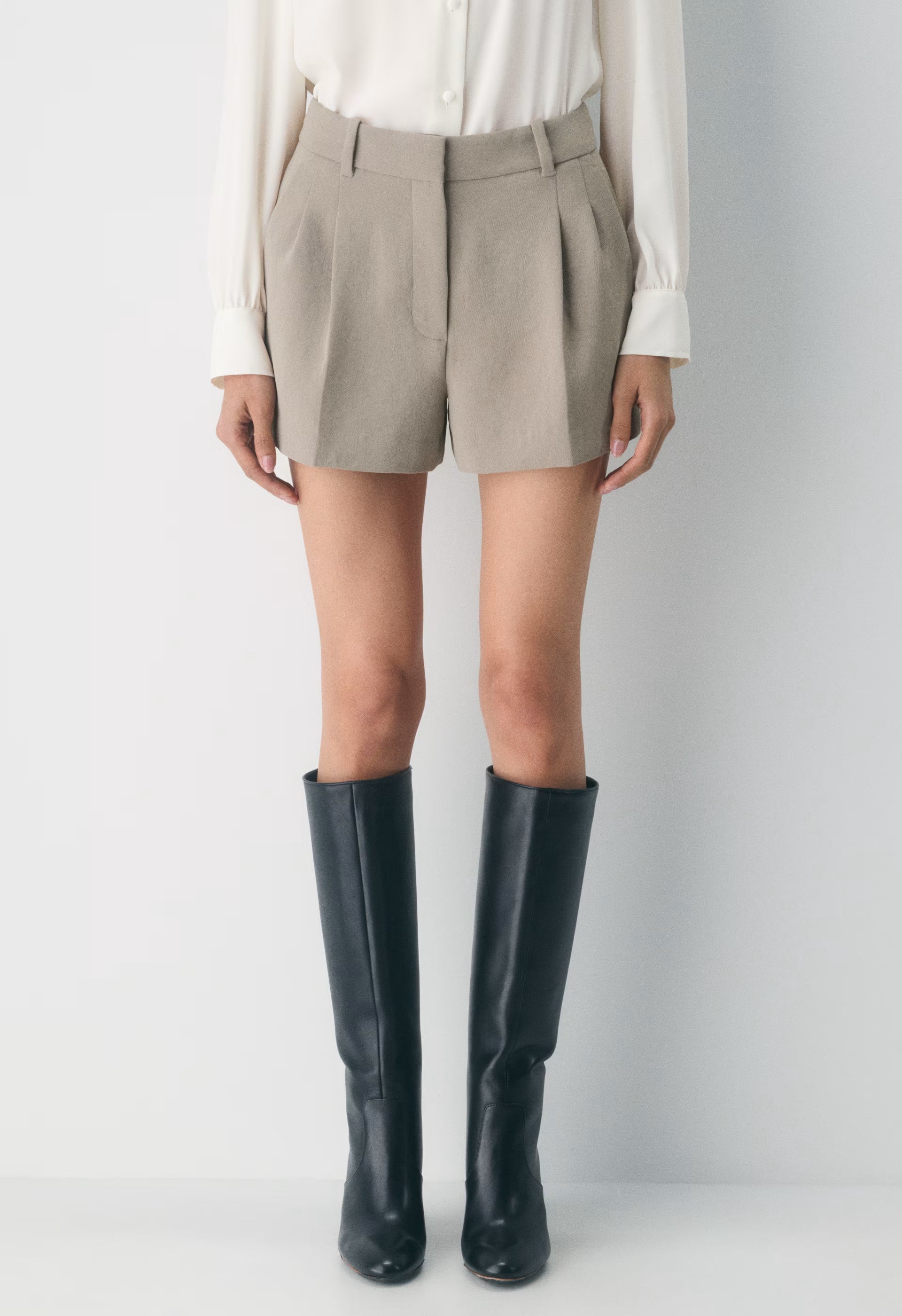 The Effortless Short™ Mini - Crepette™ - NOMAD TAUPE