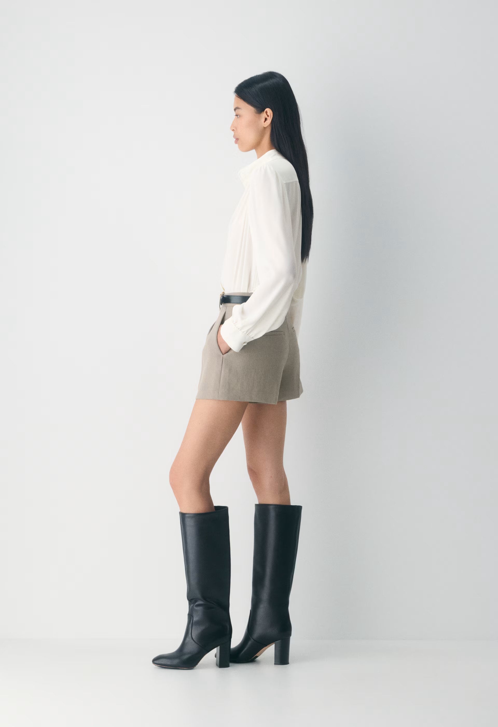 The Effortless Short™ Mini - Crepette™ - NOMAD TAUPE