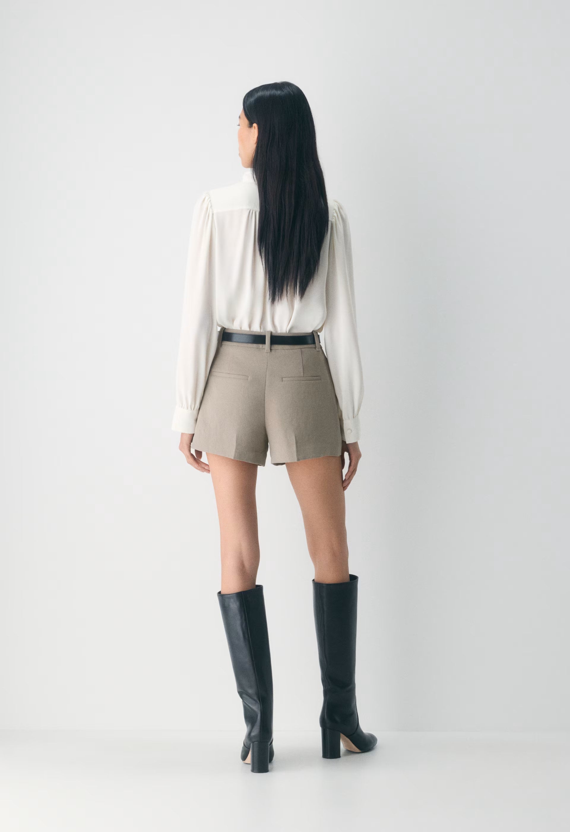 The Effortless Short™ Mini - Crepette™ - NOMAD TAUPE
