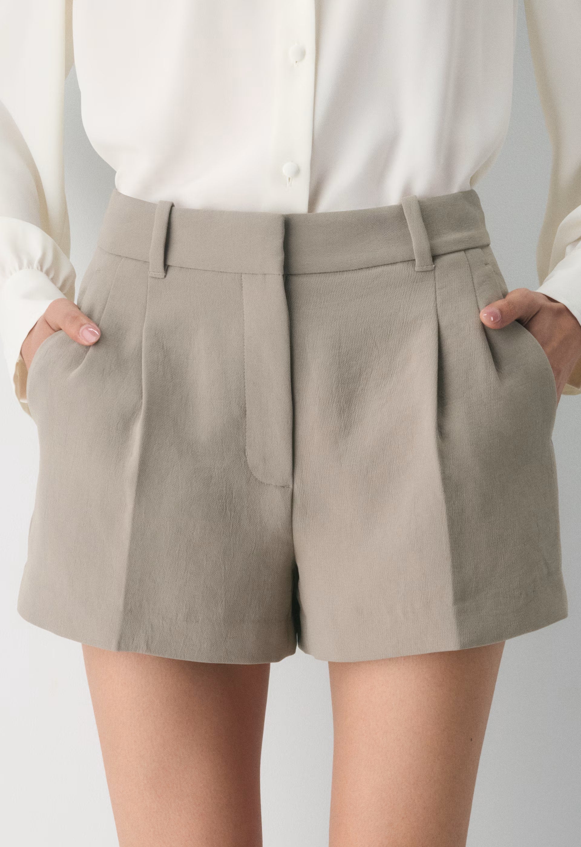 The Effortless Short™ Mini - Crepette™ - NOMAD TAUPE