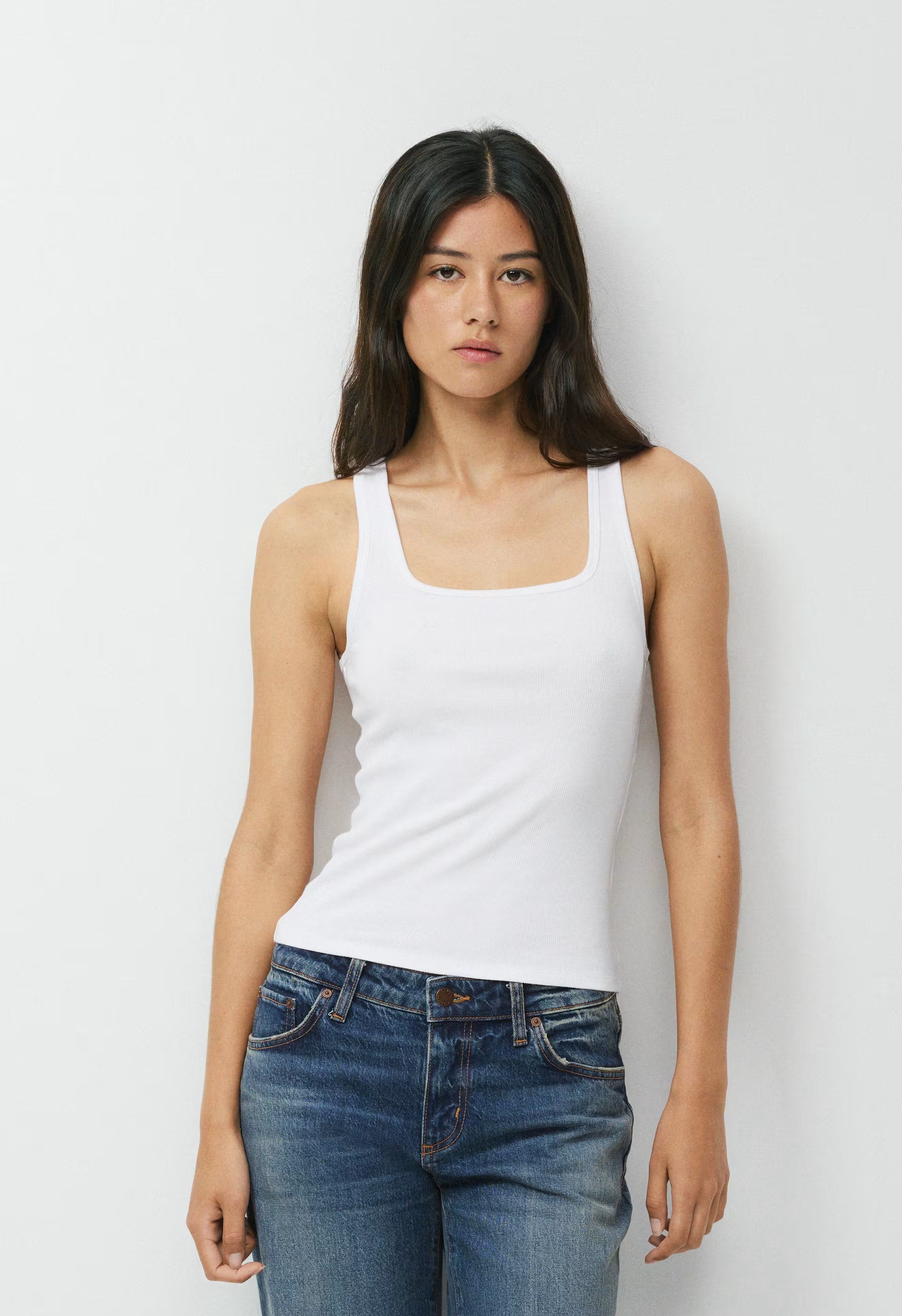 HomeStretch™ Rib Frequency Tank - WHITE