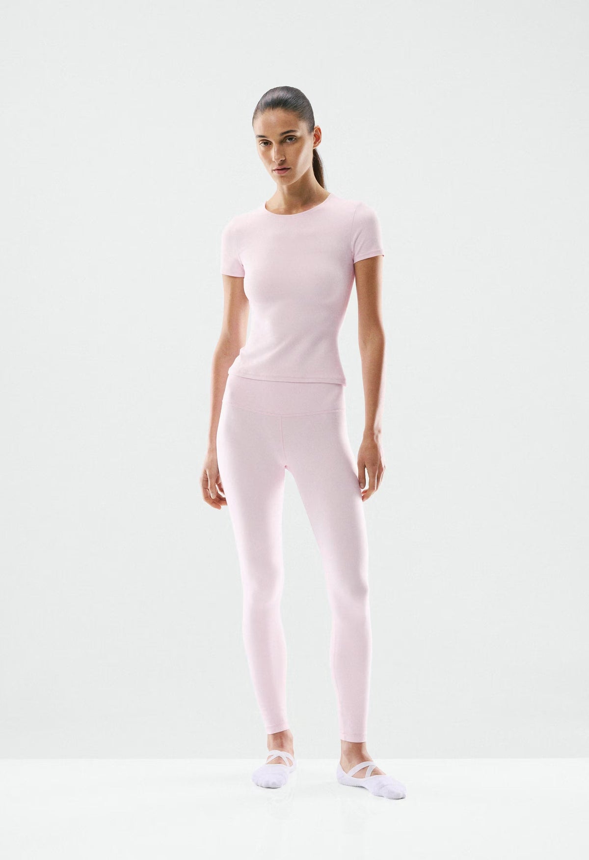 BUTTER Essential T-Shirt - MAGNOLIA
