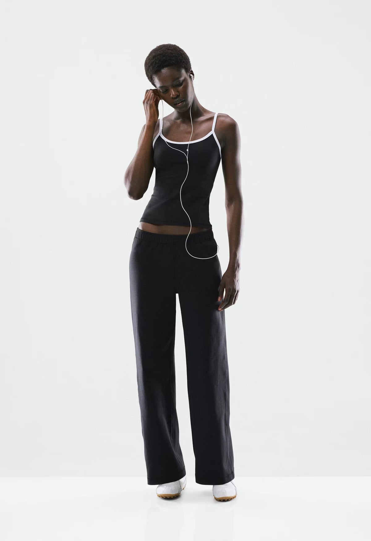 LIFE Essential Camisole - BLACK /BRIGHT WHT