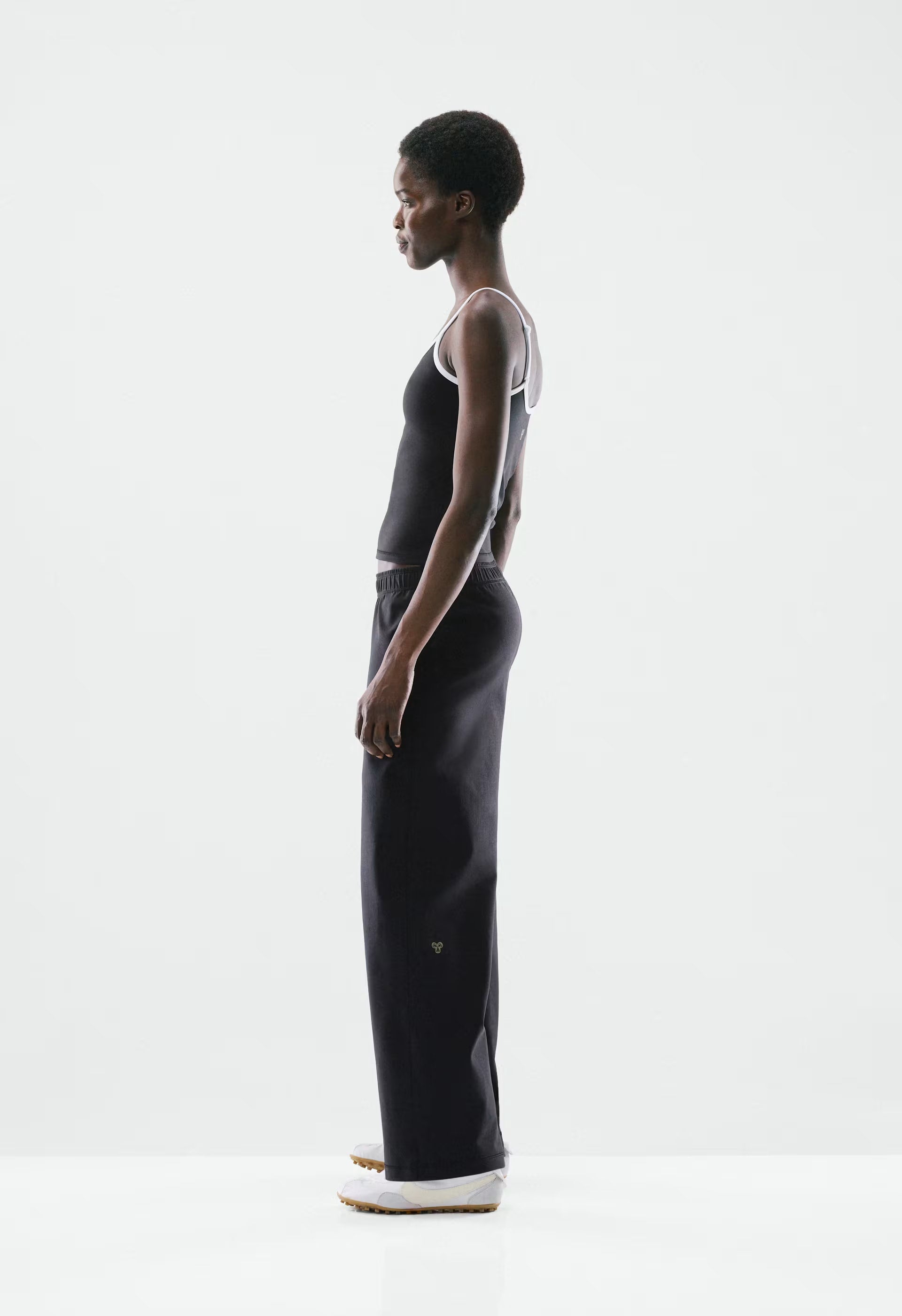 LIFE Essential Camisole - BLACK /BRIGHT WHT