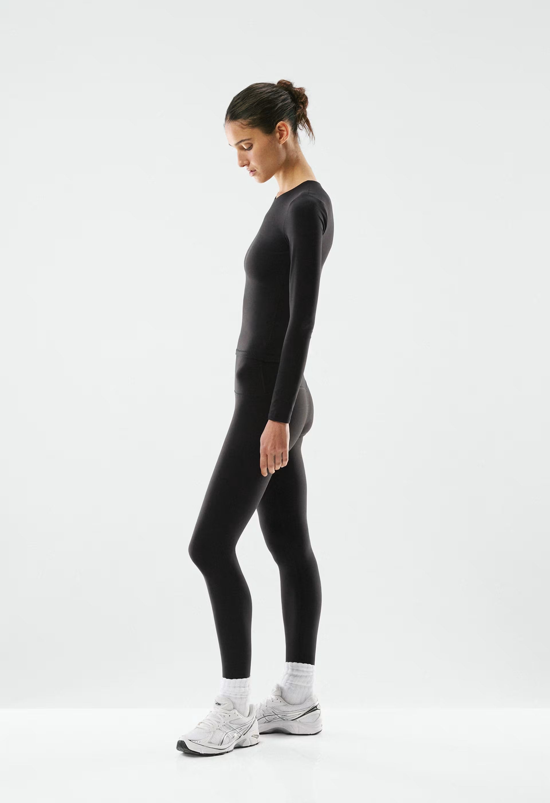 BUTTER Essential Longsleeve - BLACK