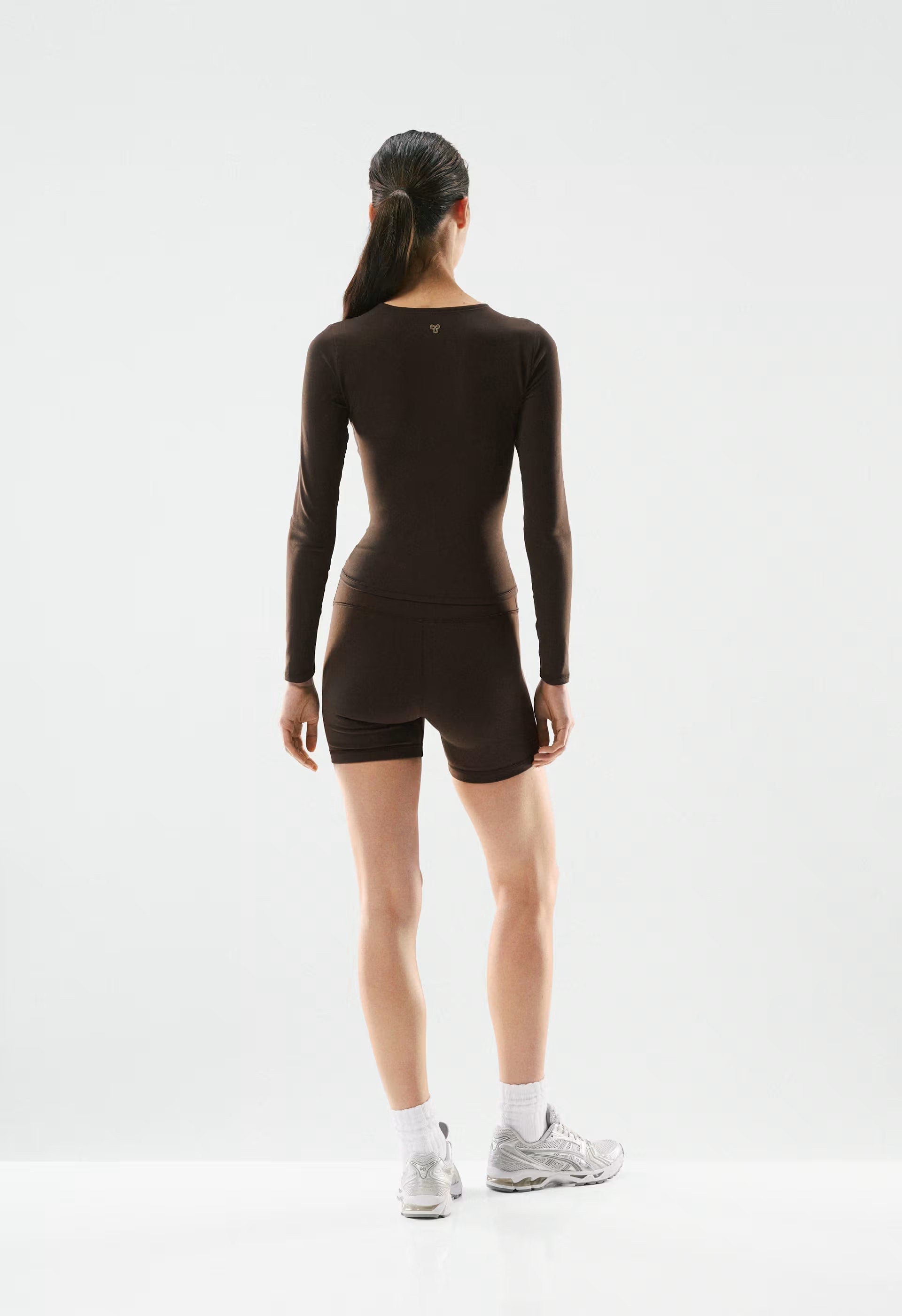 BUTTER Essential Longsleeve - CACAO NIB BROWN