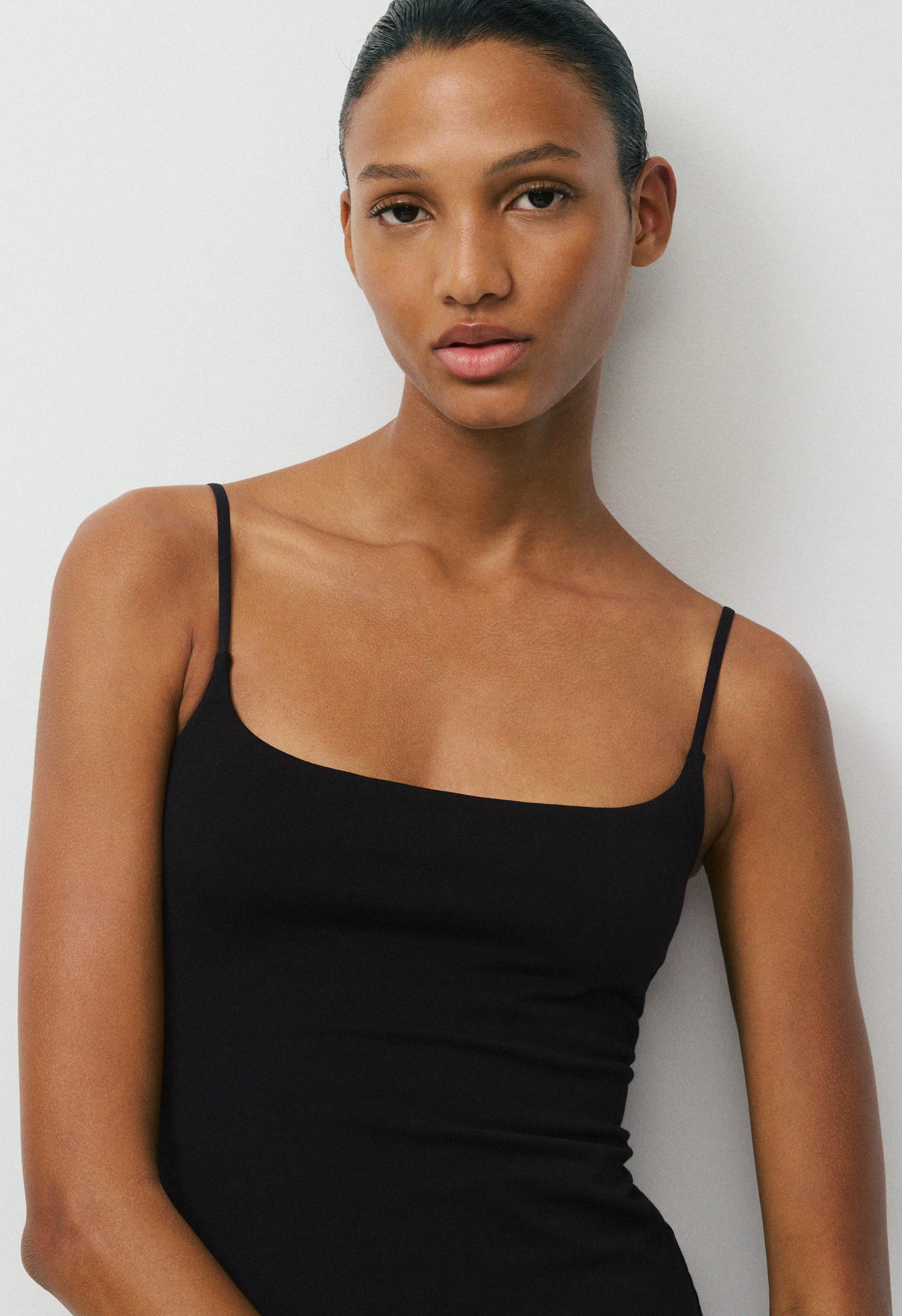 Casual Contour Presence Cami Tank - BLACK