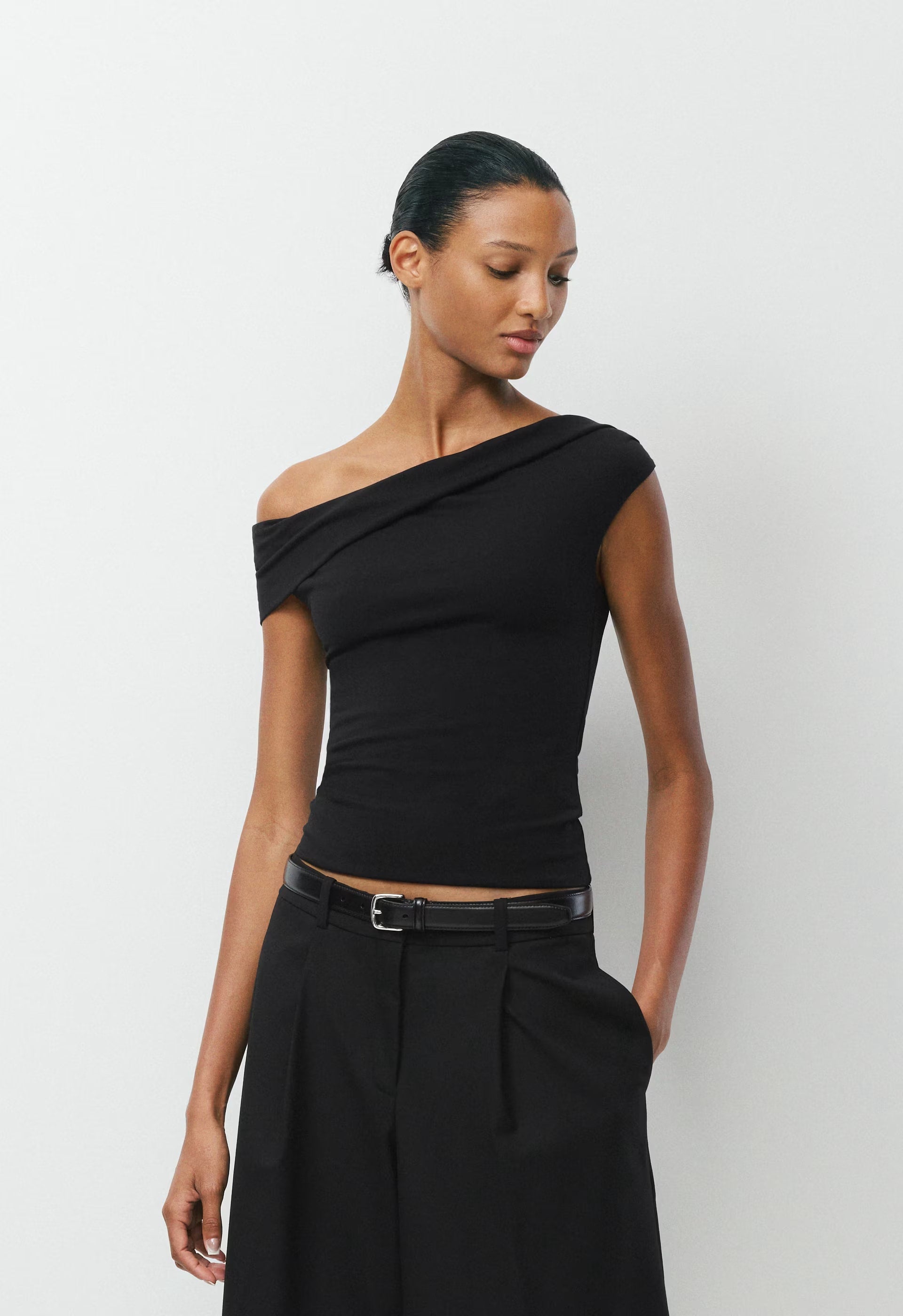 Casual Contour Ravish Top - BLACK