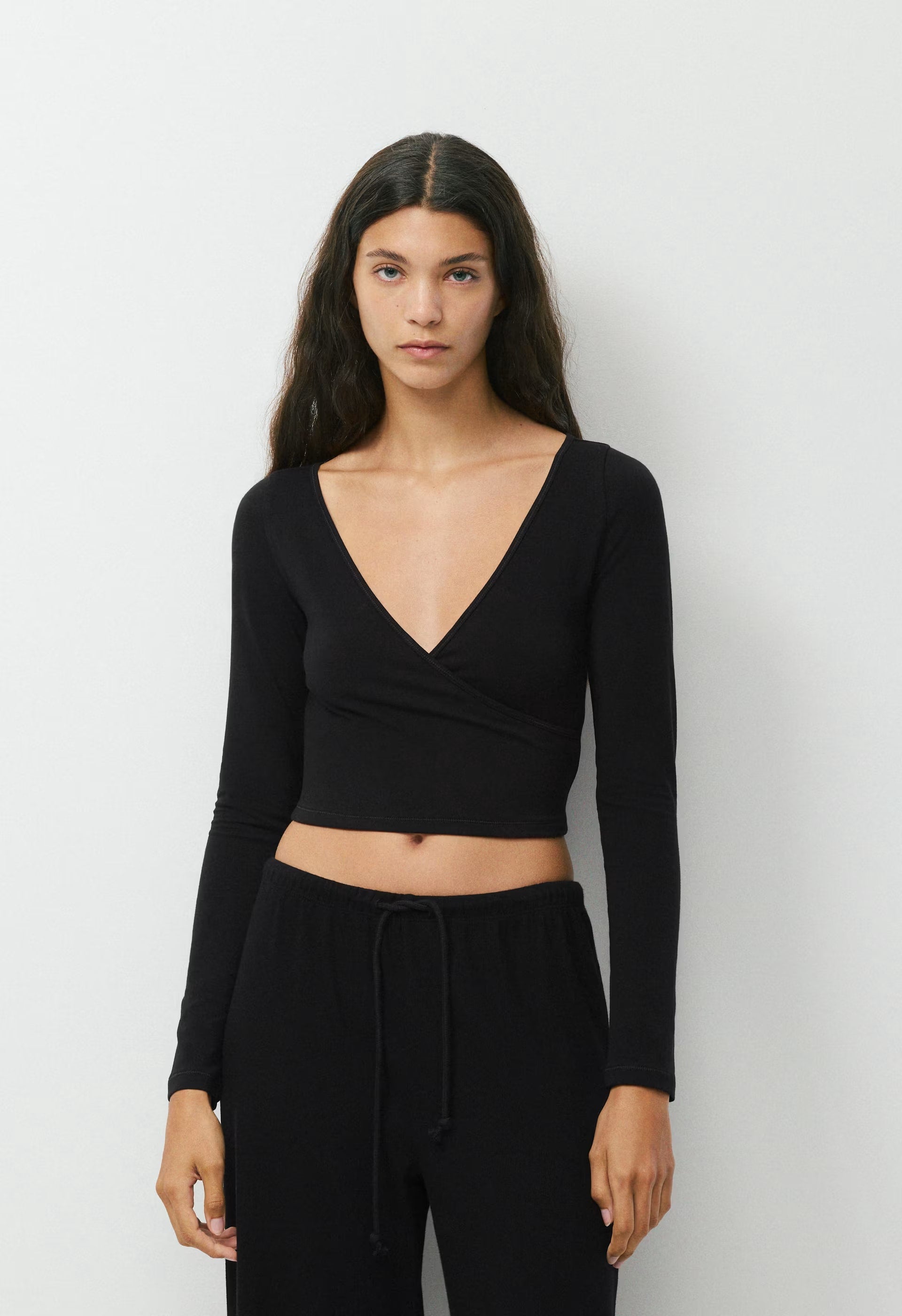 HomeStretch™ Smooth Adapt Wrap Longsleeve - BLACK