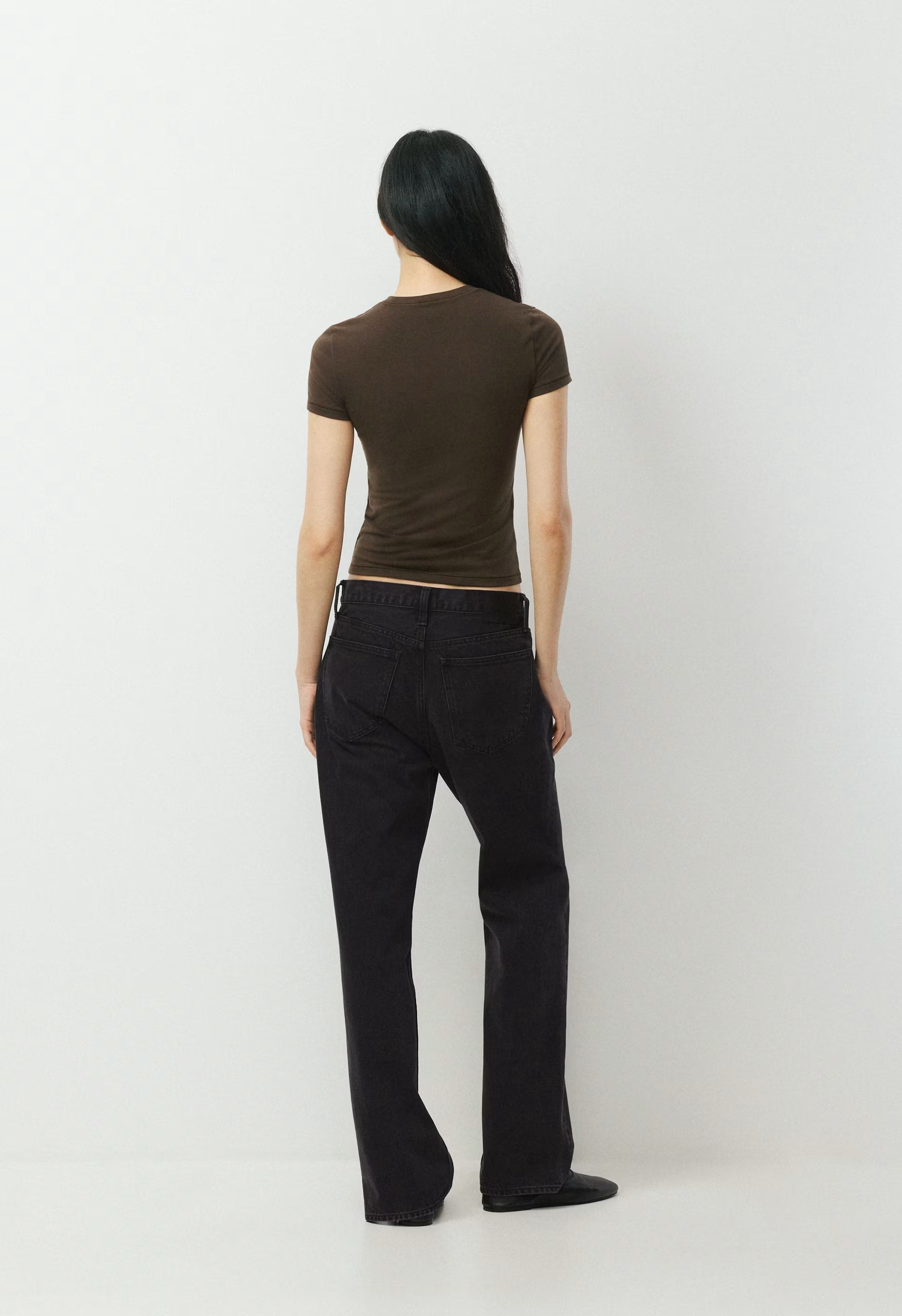 HomeStretch™ Smooth Tune T-Shirt - CACAO NIB BROWN