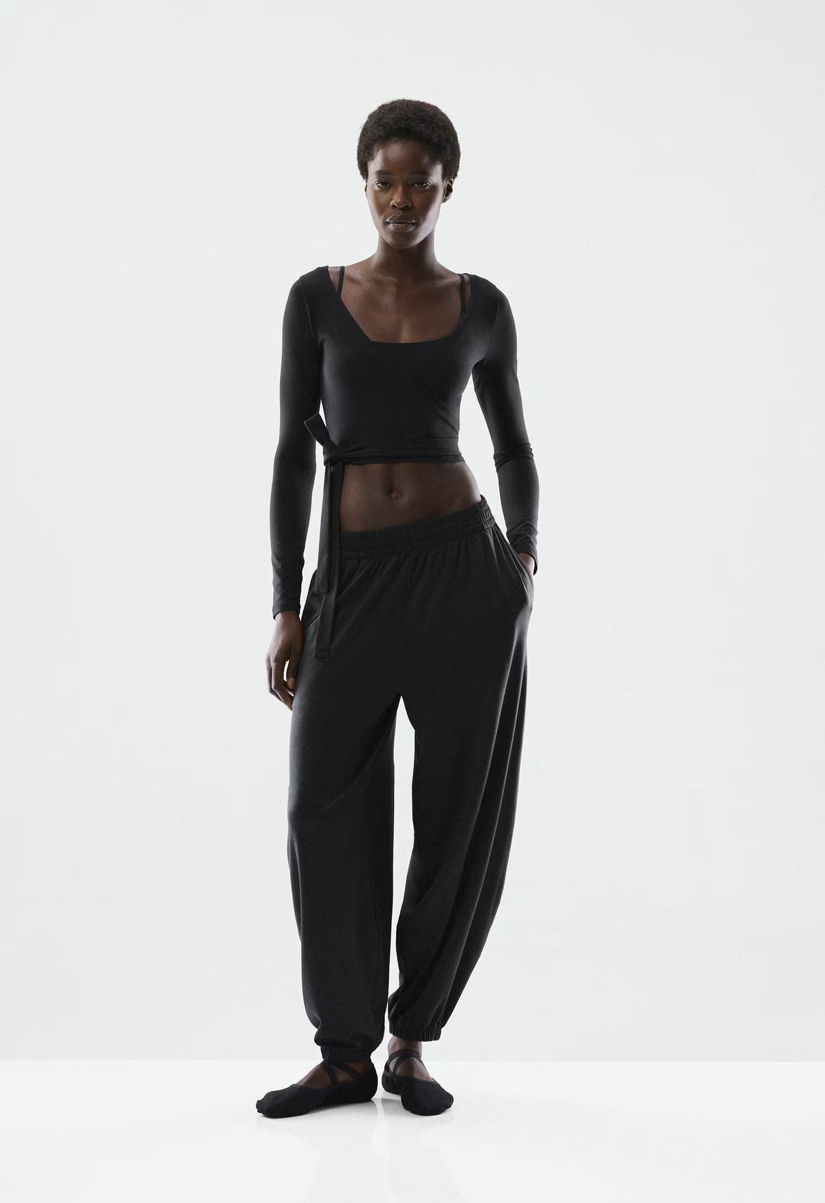 BUTTER Focal Wrap Longsleeve - BLACK