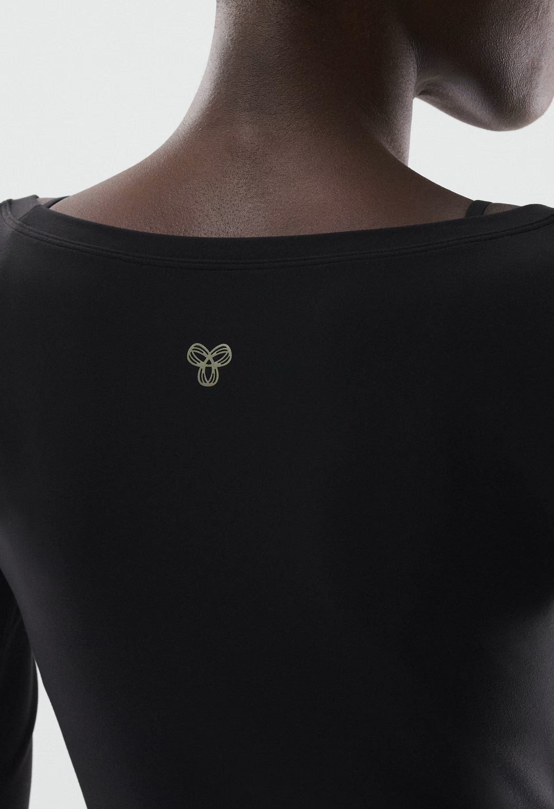 BUTTER Focal Wrap Longsleeve - BLACK