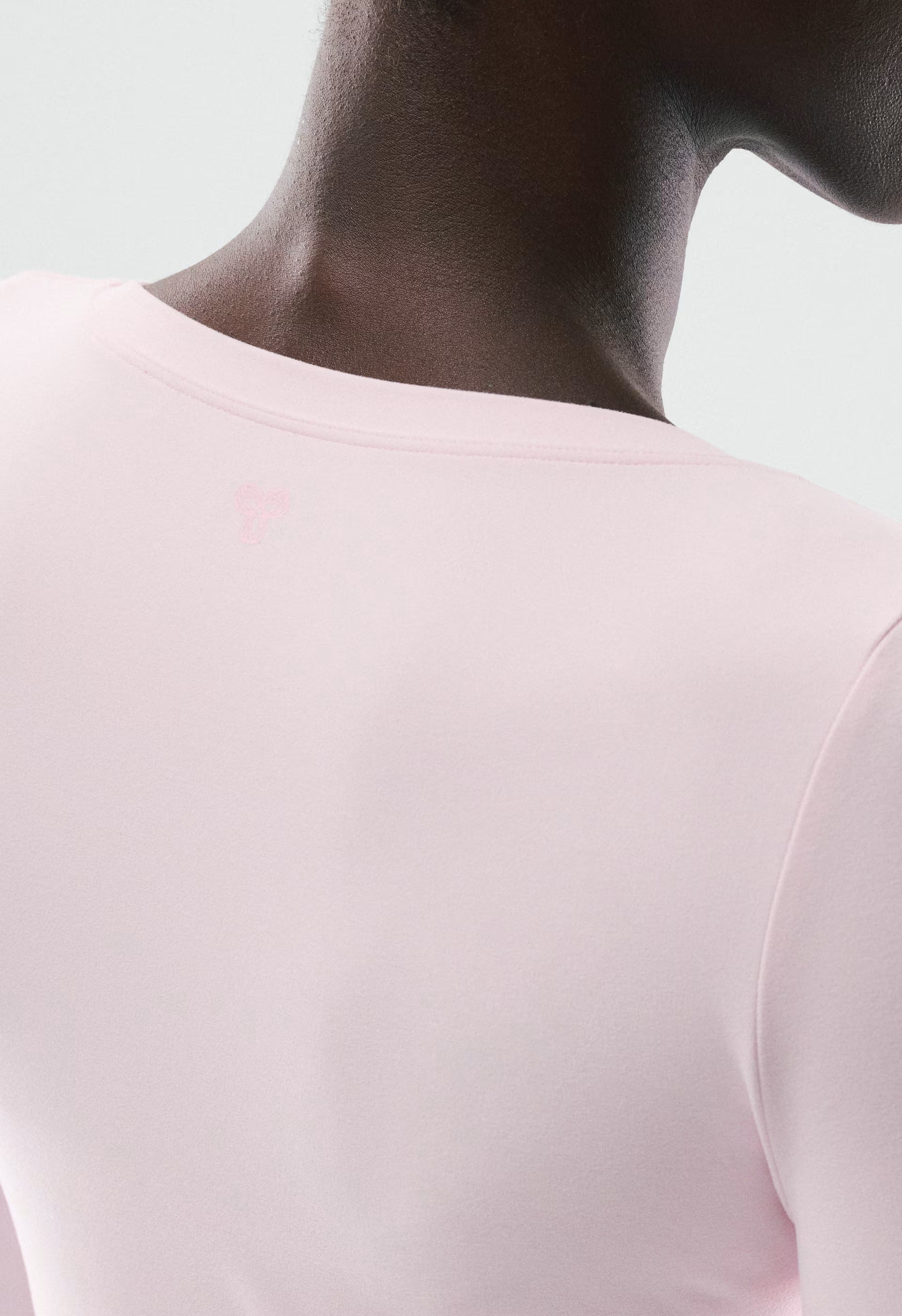 BUTTER Focal Wrap Longsleeve - MAGNOLIA