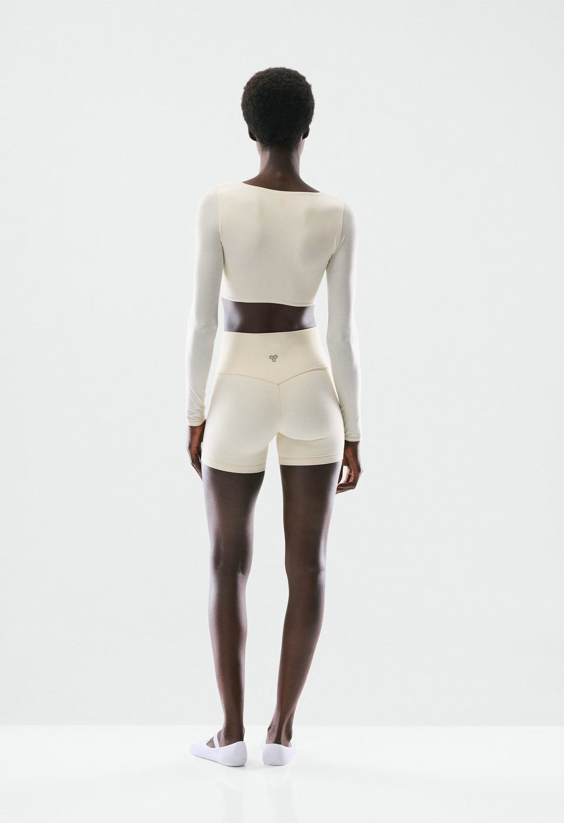 AirBUTTER™ Repose Longsleeve - SEASIDE CREAM
