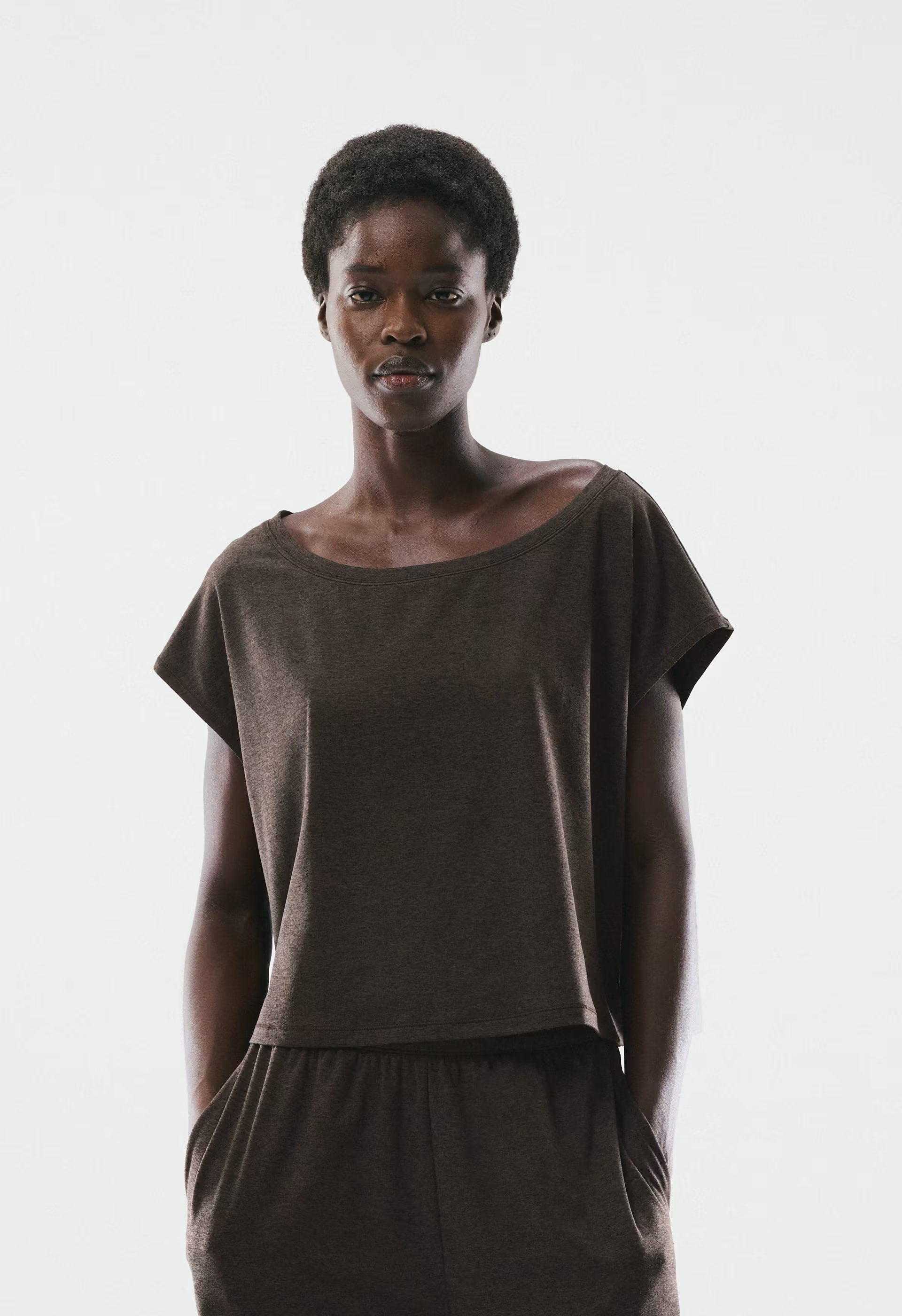 SoftBound™ Position T-Shirt - HTHR CACAO NIB BROWN