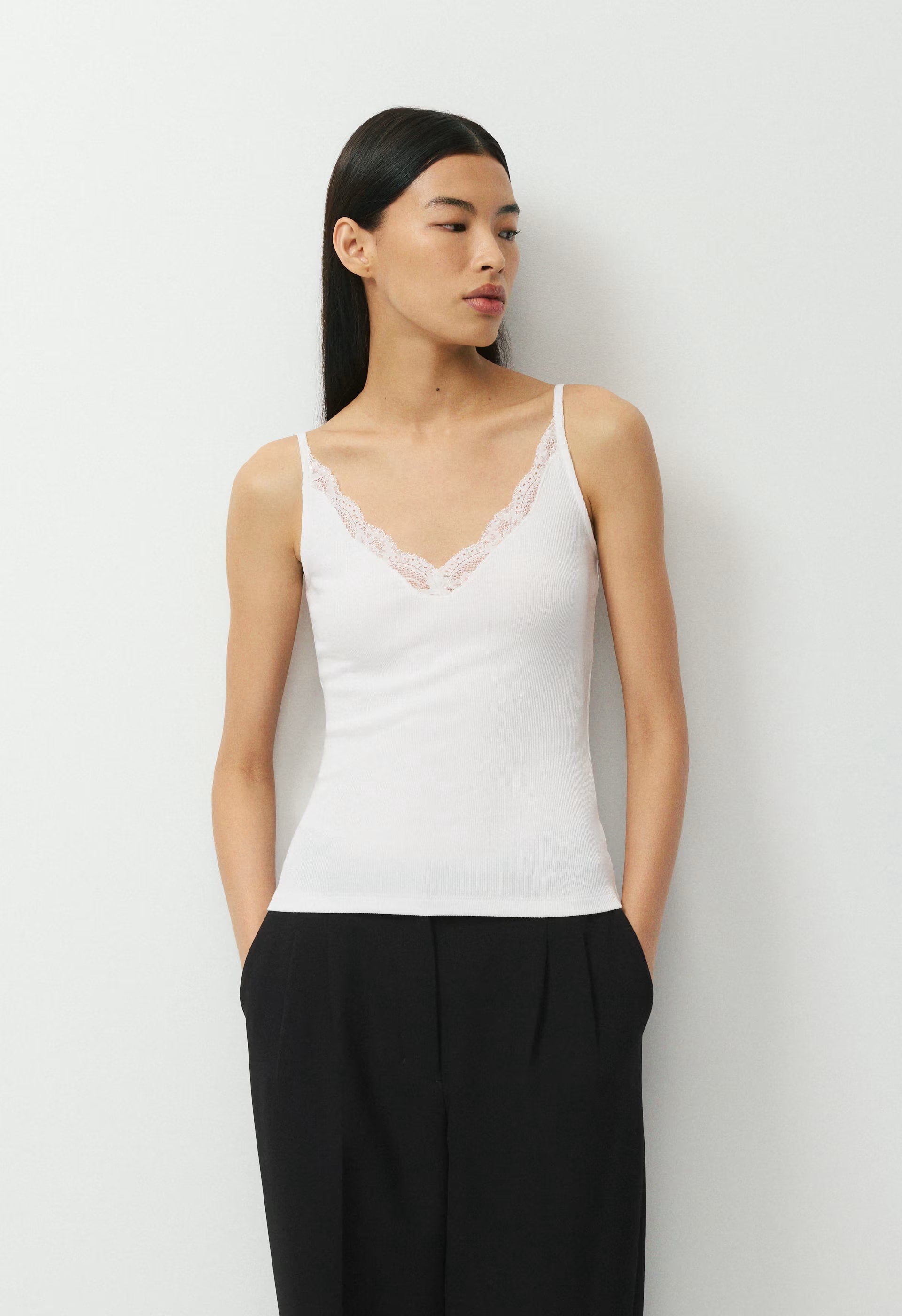 Endeavour Tank - WHITE