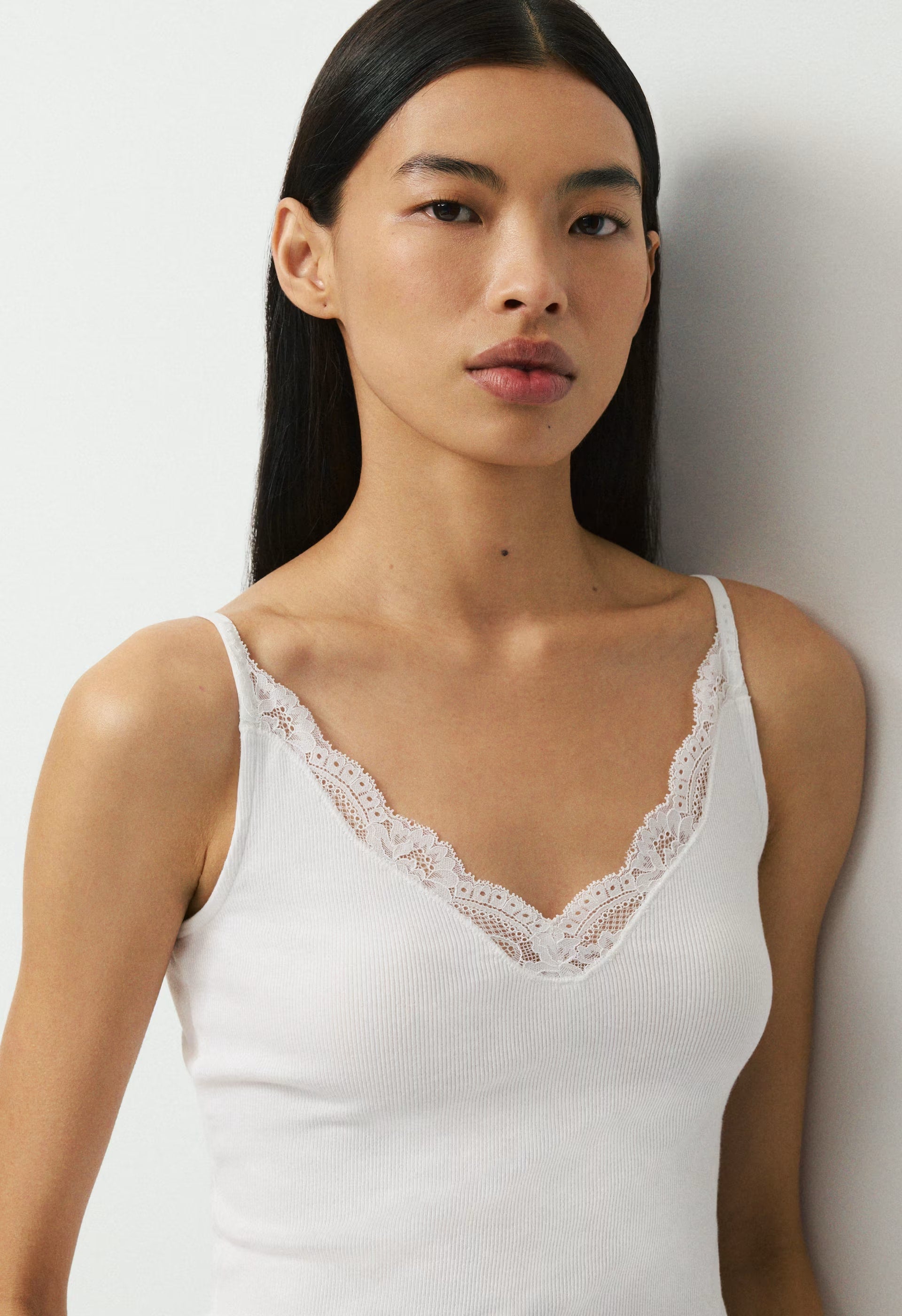 Endeavour Tank - WHITE