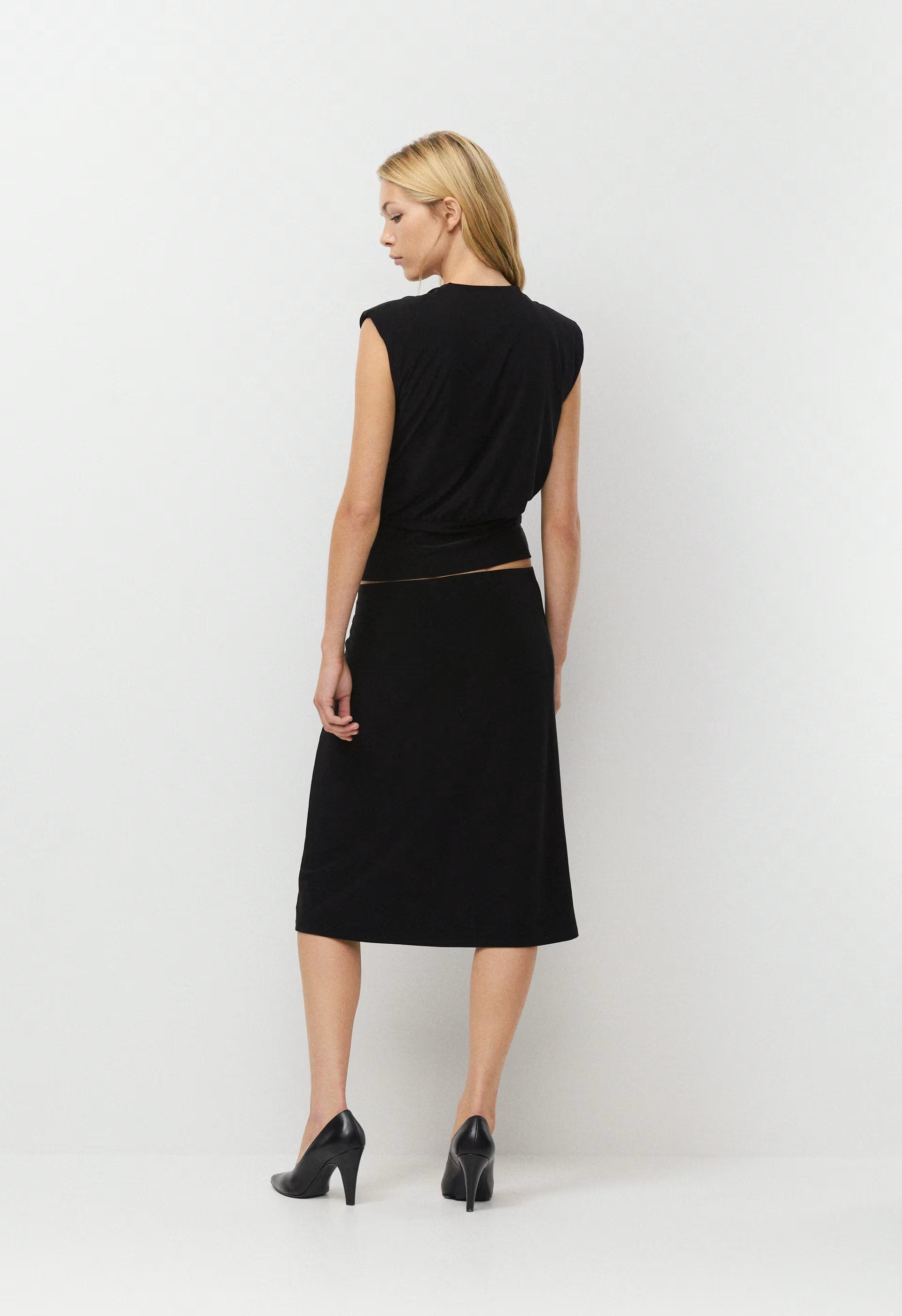 Decadent Top - BLACK