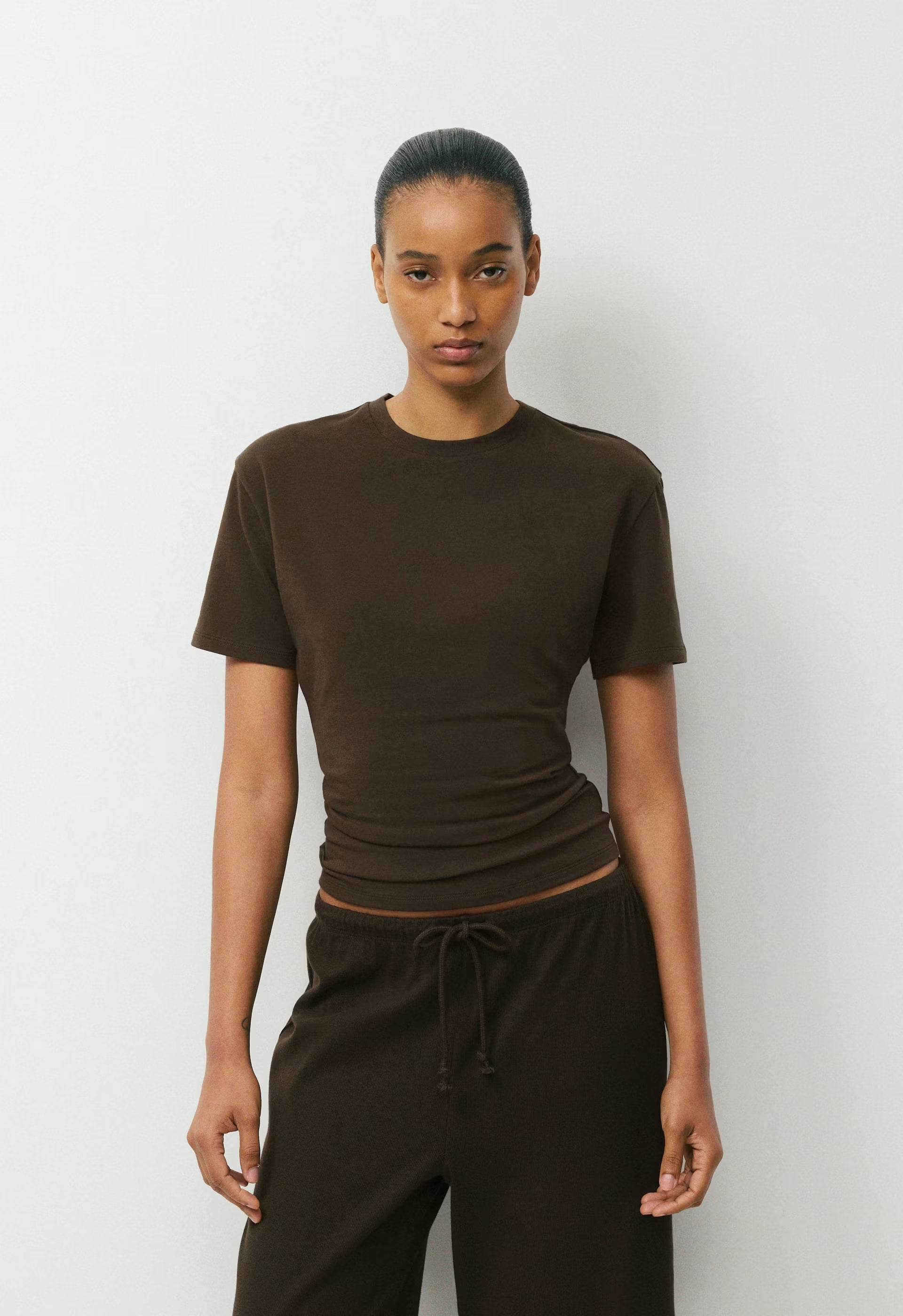 HomeStretch™ Smooth Sequence T-Shirt - CACAO NIB BROWN