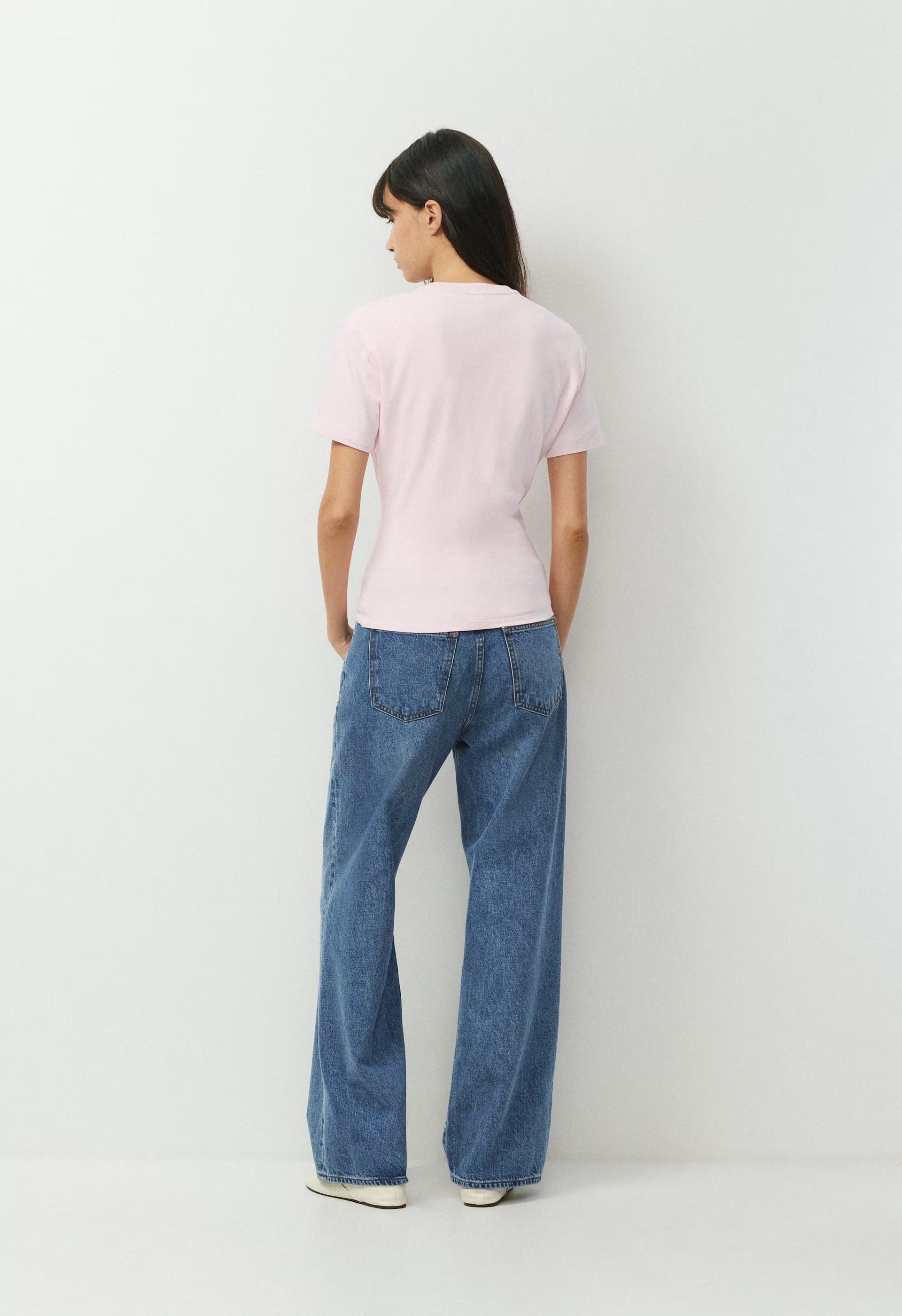 HomeStretch™ Smooth Sequence T-Shirt - MAGNOLIA