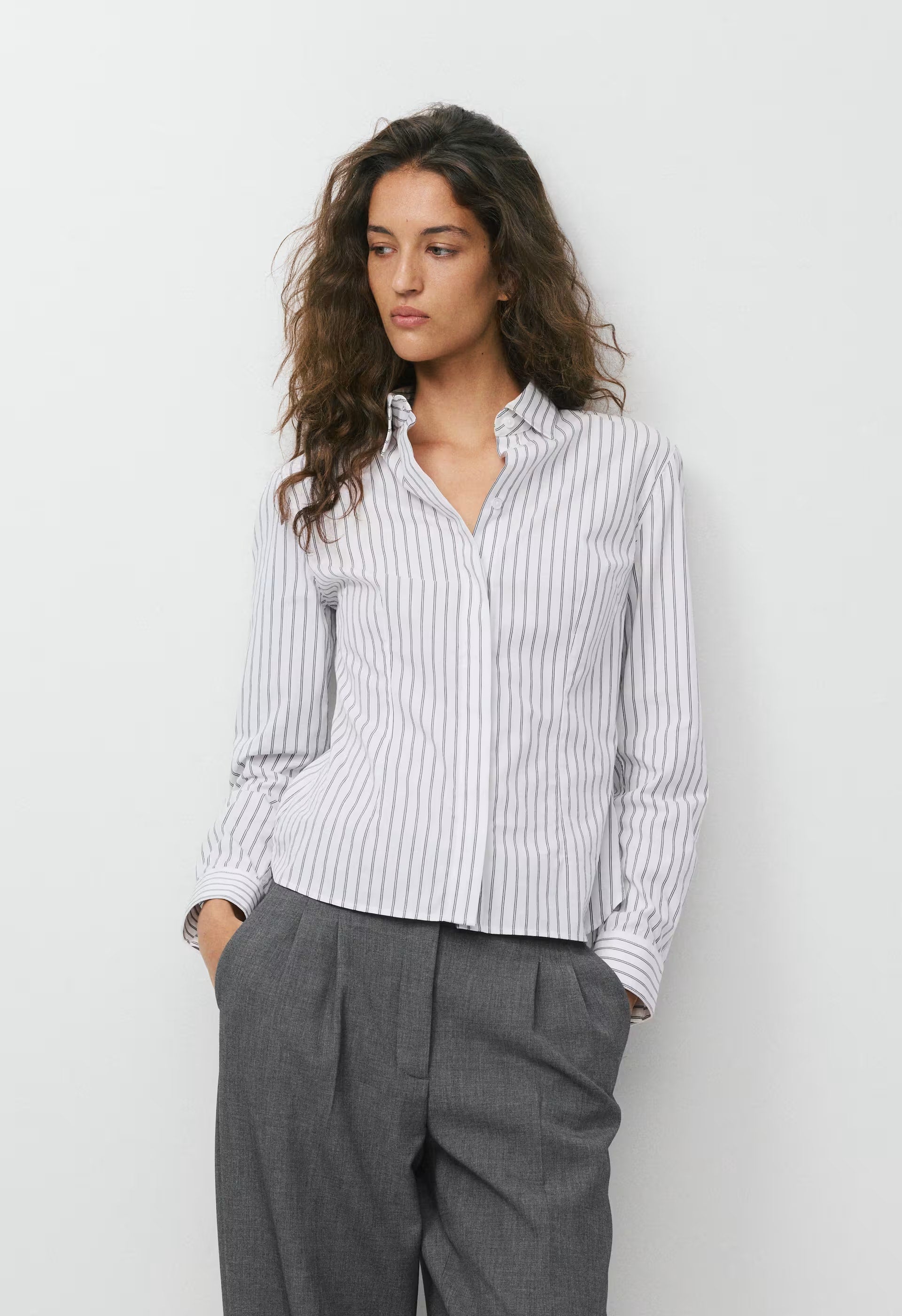 Chronicle Slim Poplin Shirt - CALVIN STRP BT WT/ADML
