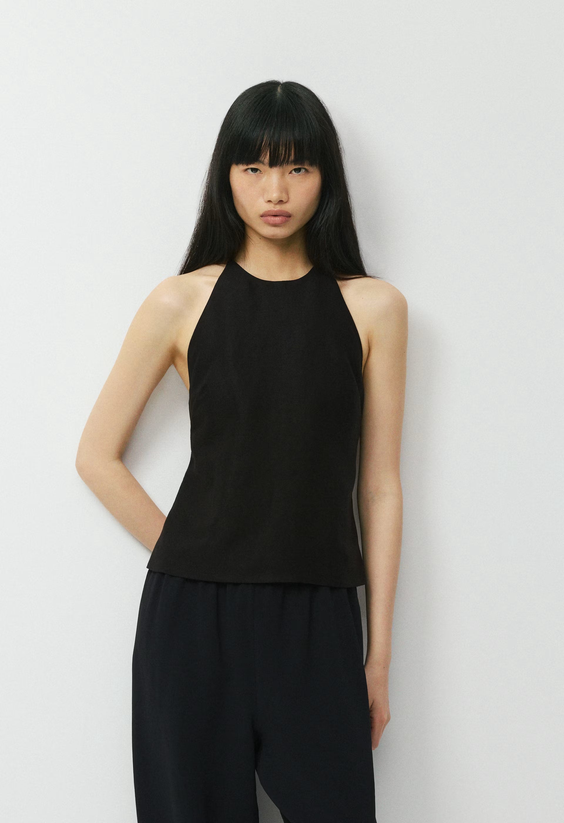 Earnshaw Halter Top - CruiseLinen™ - BLACK