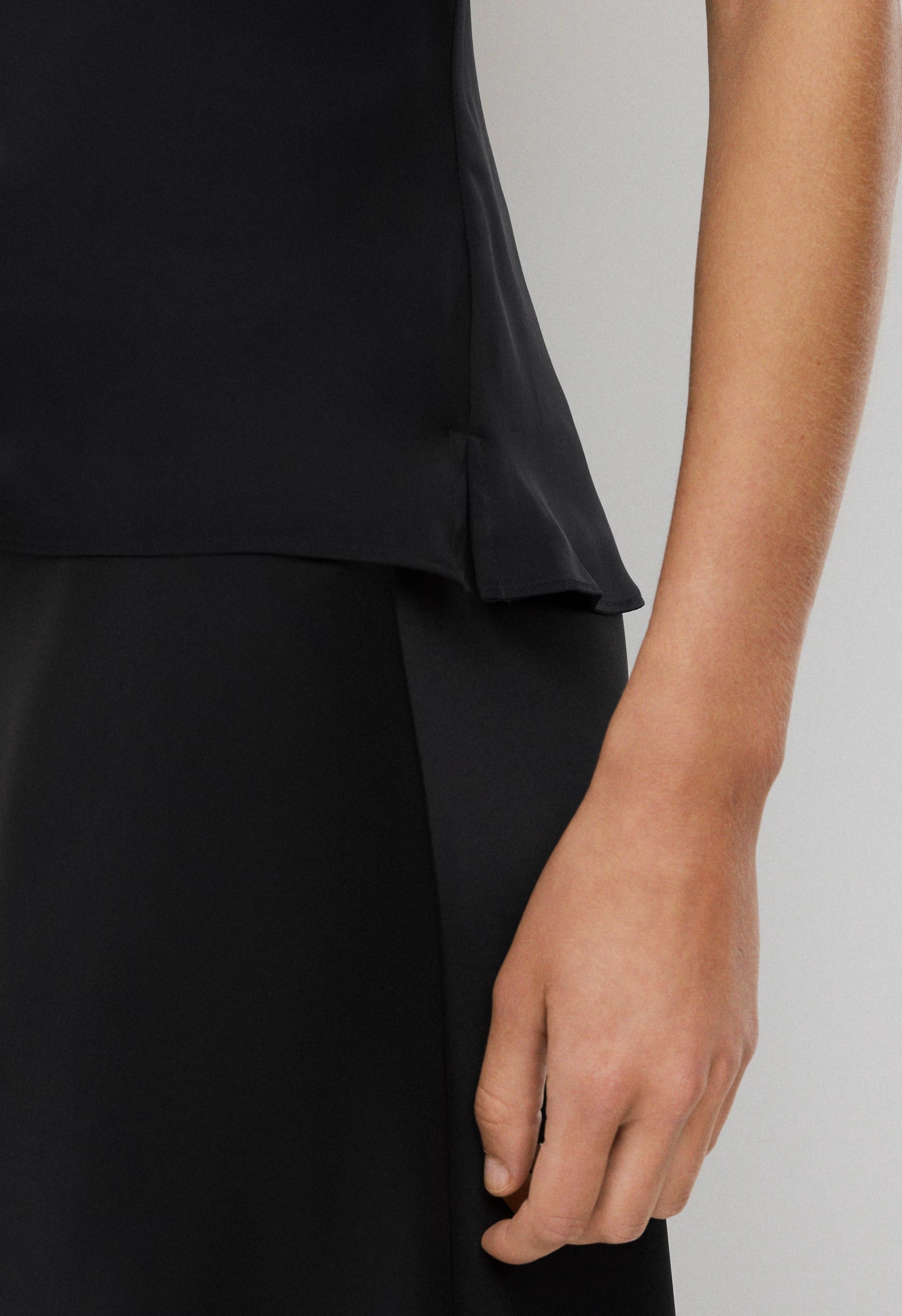 Audience Satin Halter Top - BLACK