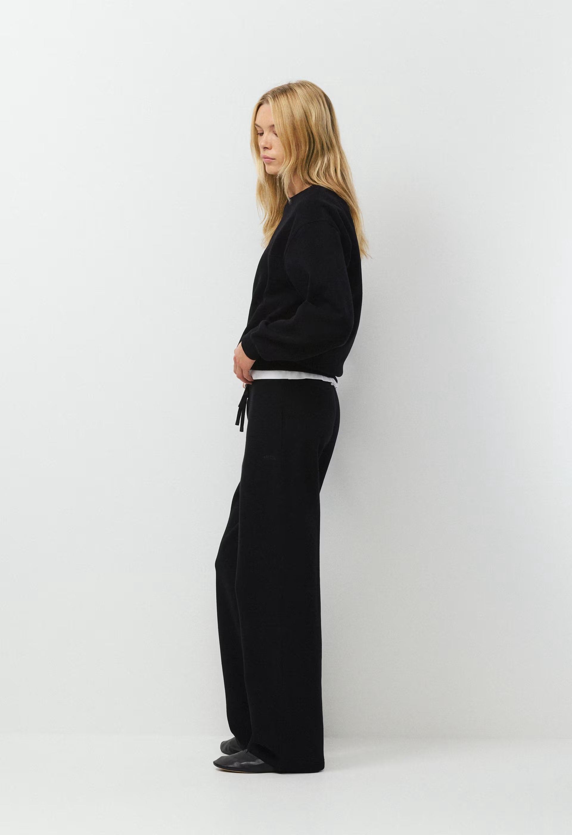 Cozy Sweatfleece Perfect Crew Sweatshirt - BLACK