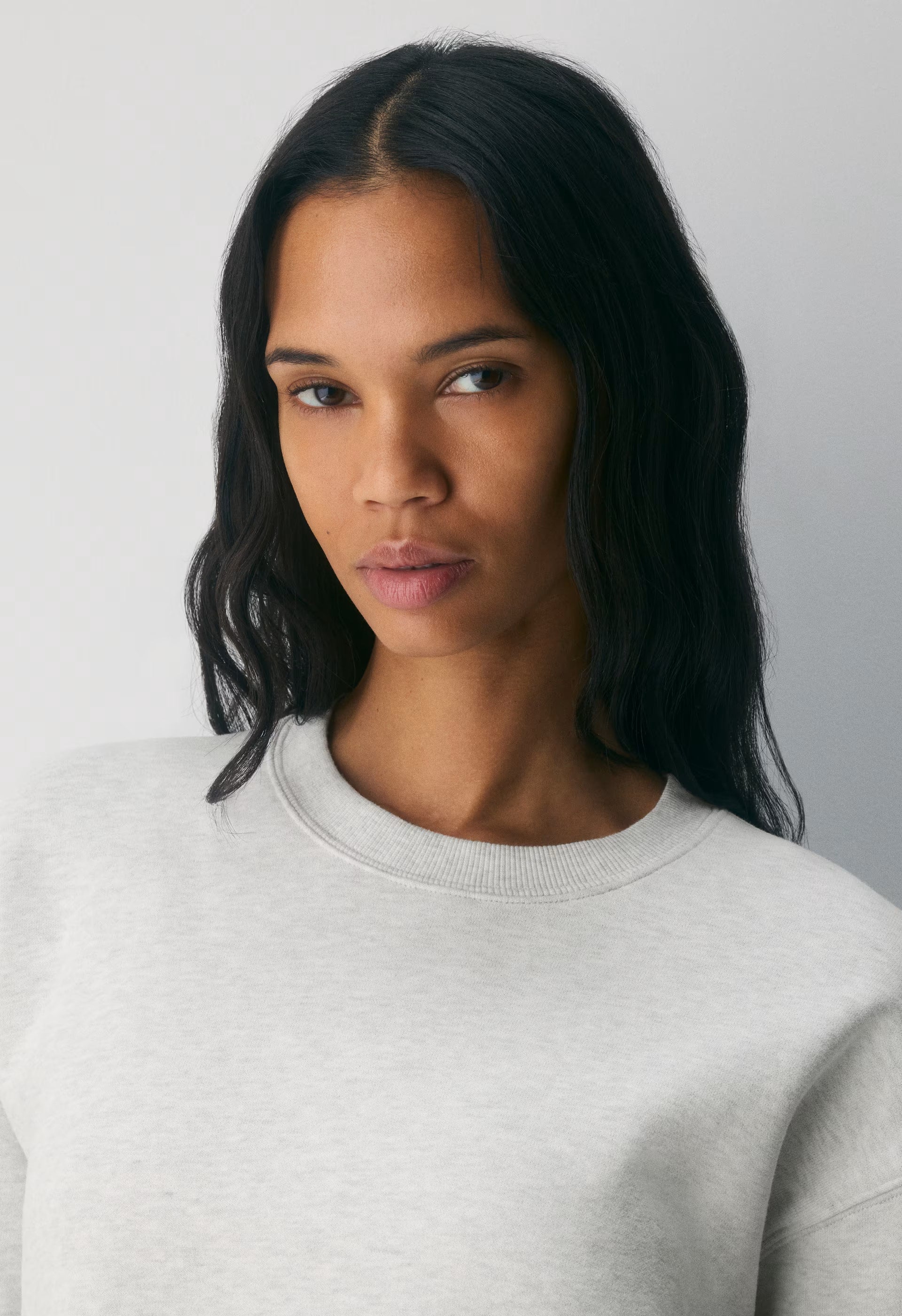 Cozy Sweatfleece Perfect Crew Sweatshirt - HEATHER CLOUD WHITE