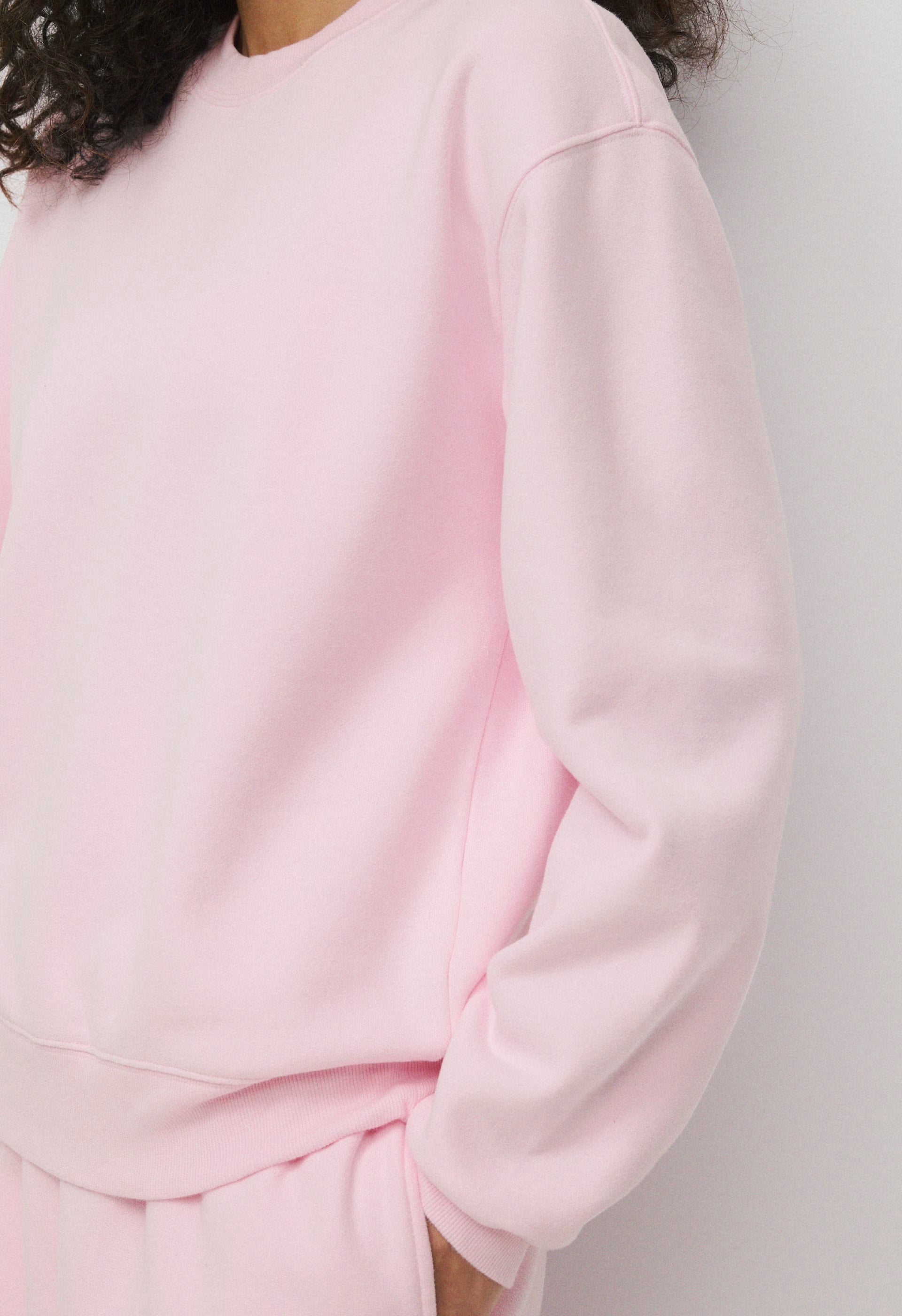 Cozy Sweatfleece Perfect Crew Sweatshirt - MAGNOLIA
