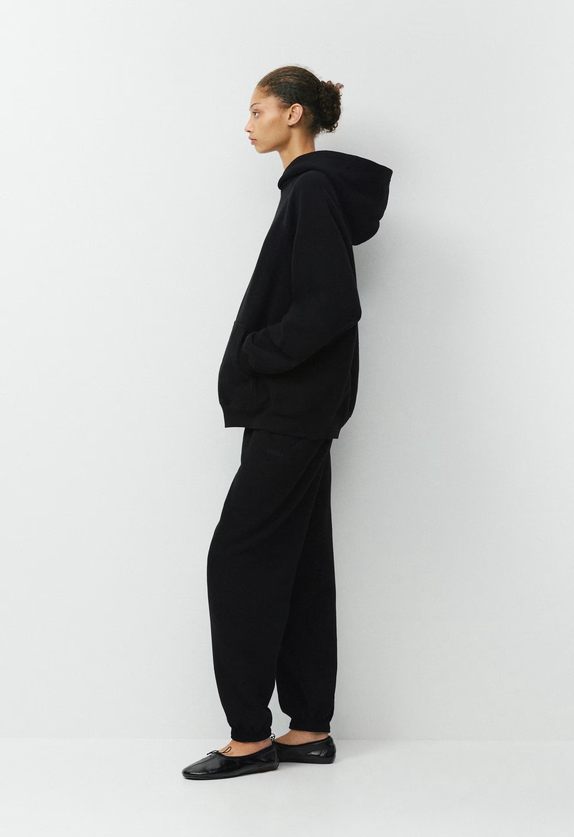 Cozy Sweatfleece Mega Raglan™ Hoodie - BLACK