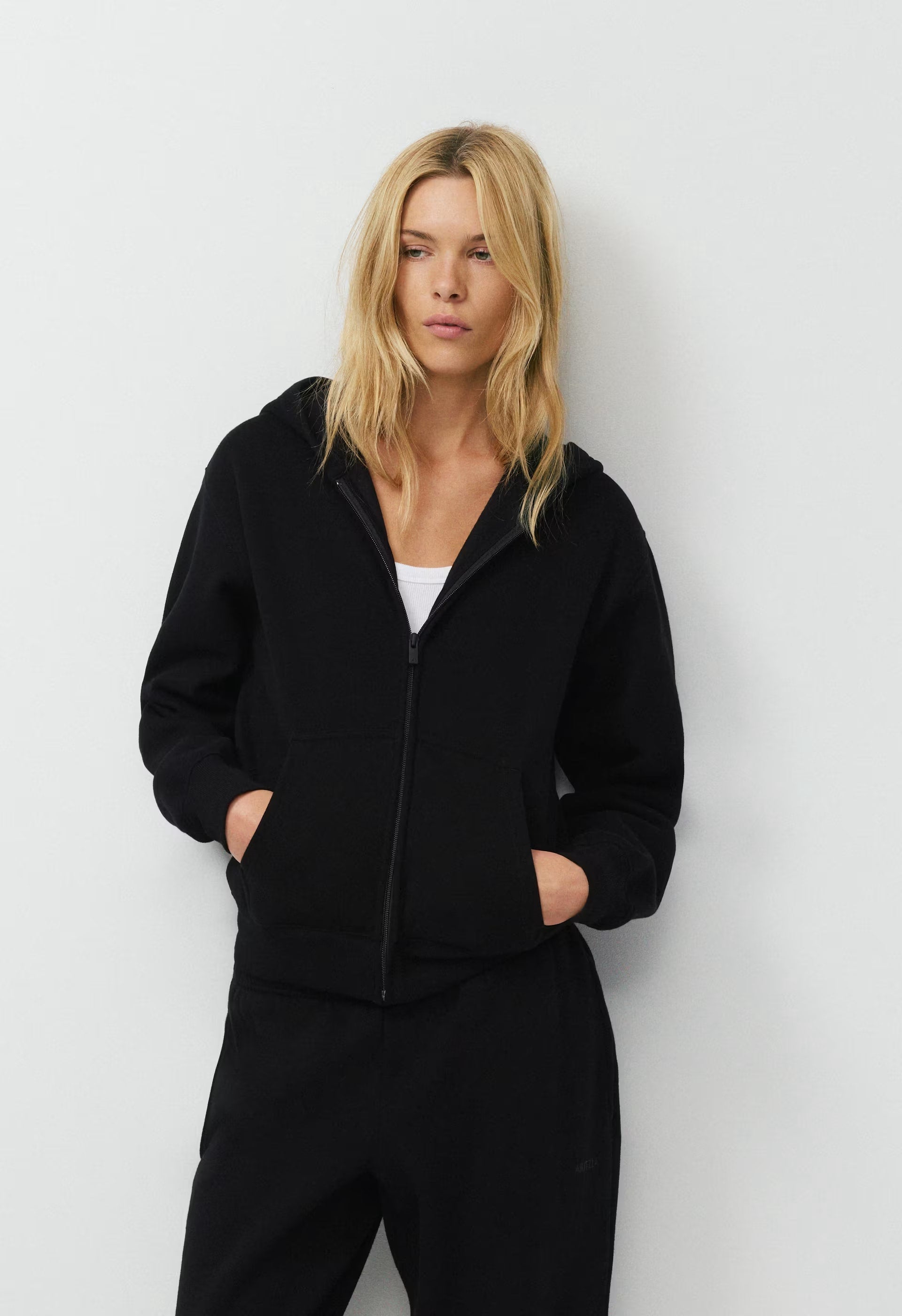 Cozy Sweatfleece Perfect Zip Hoodie - BLACK