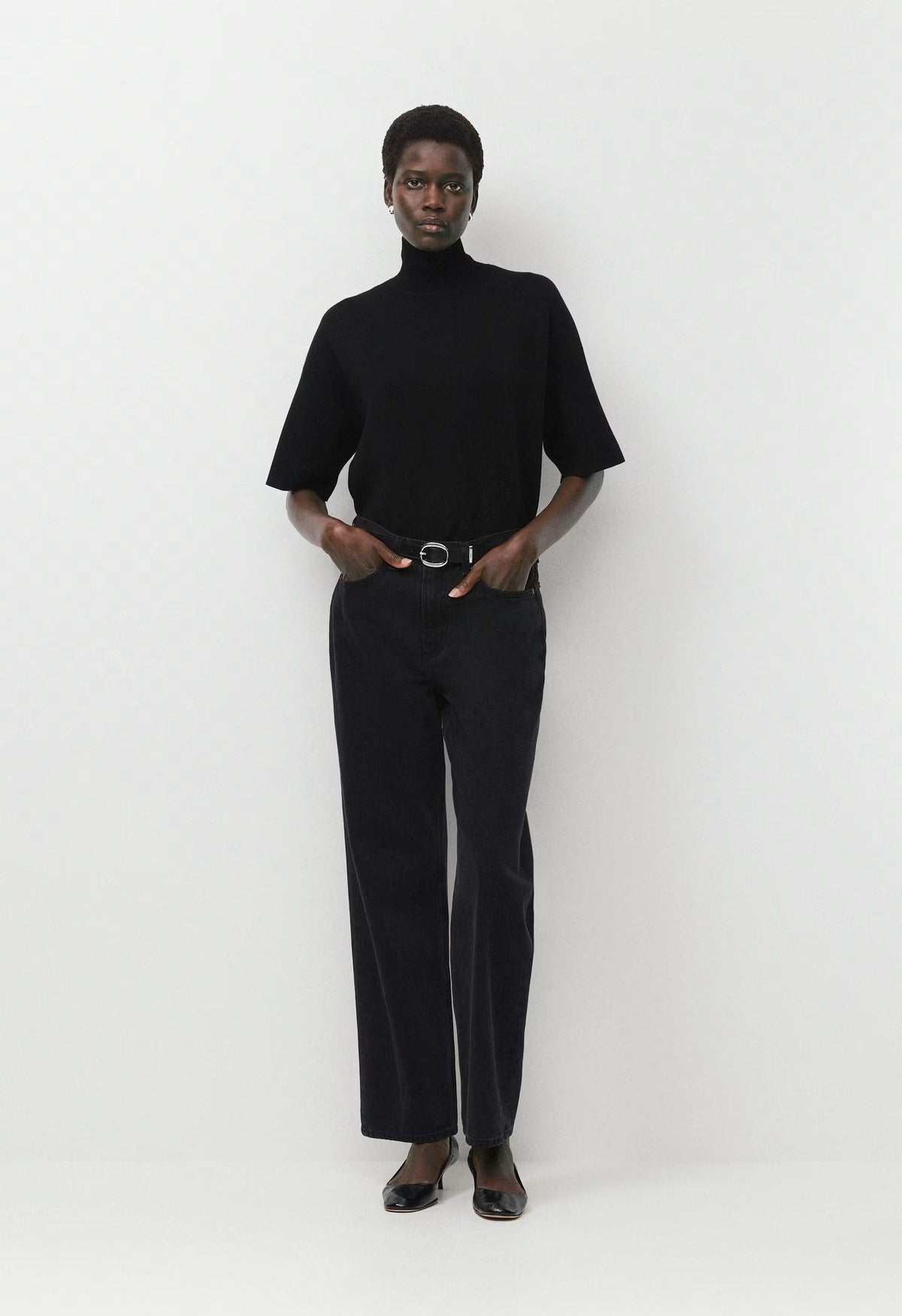 Advice Turtleneck - Wonder Yarn - BLACK