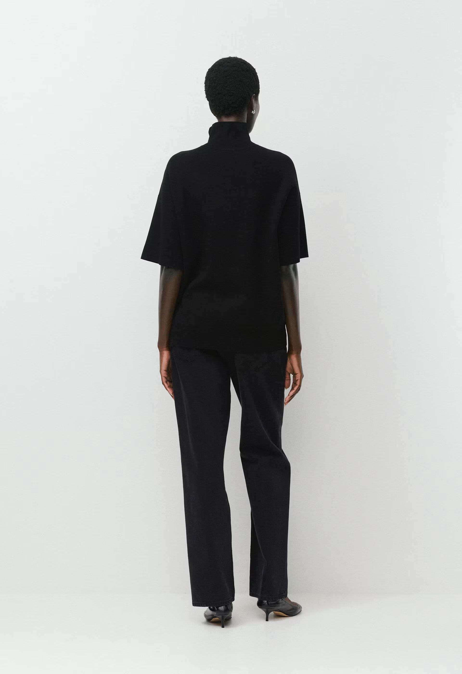Advice Turtleneck - Wonder Yarn - BLACK