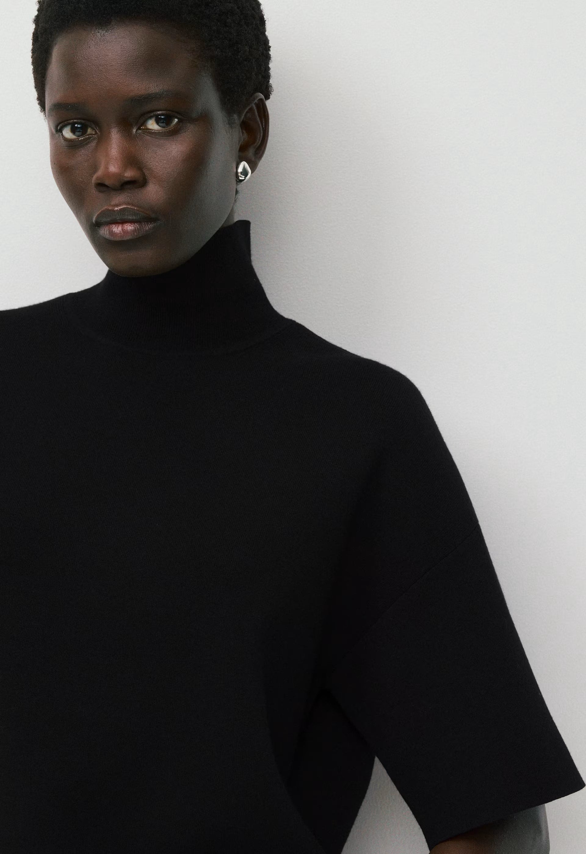 Advice Turtleneck - Wonder Yarn - BLACK