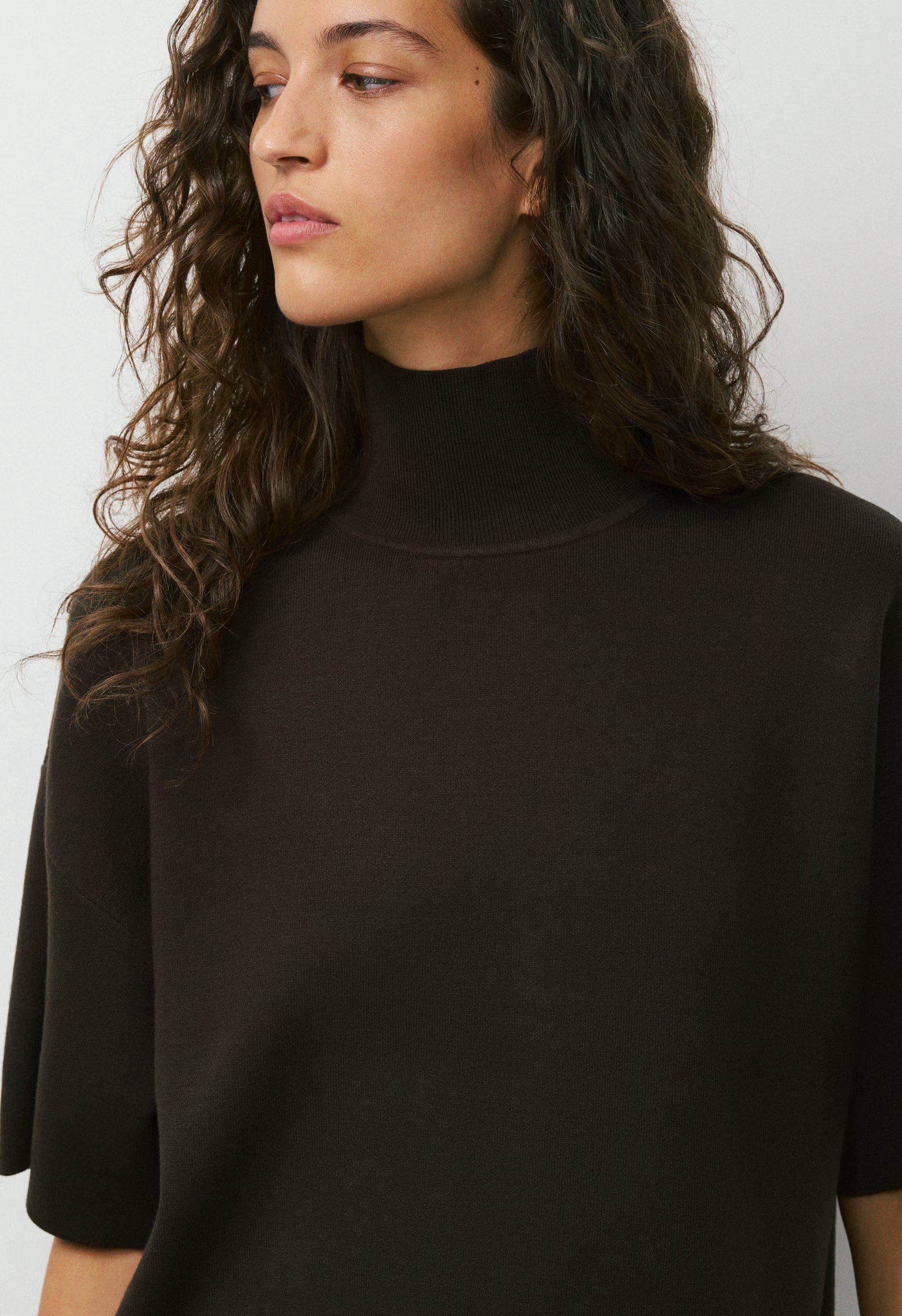 Advice Turtleneck - Wonder Yarn - CACAO NIB BROWN