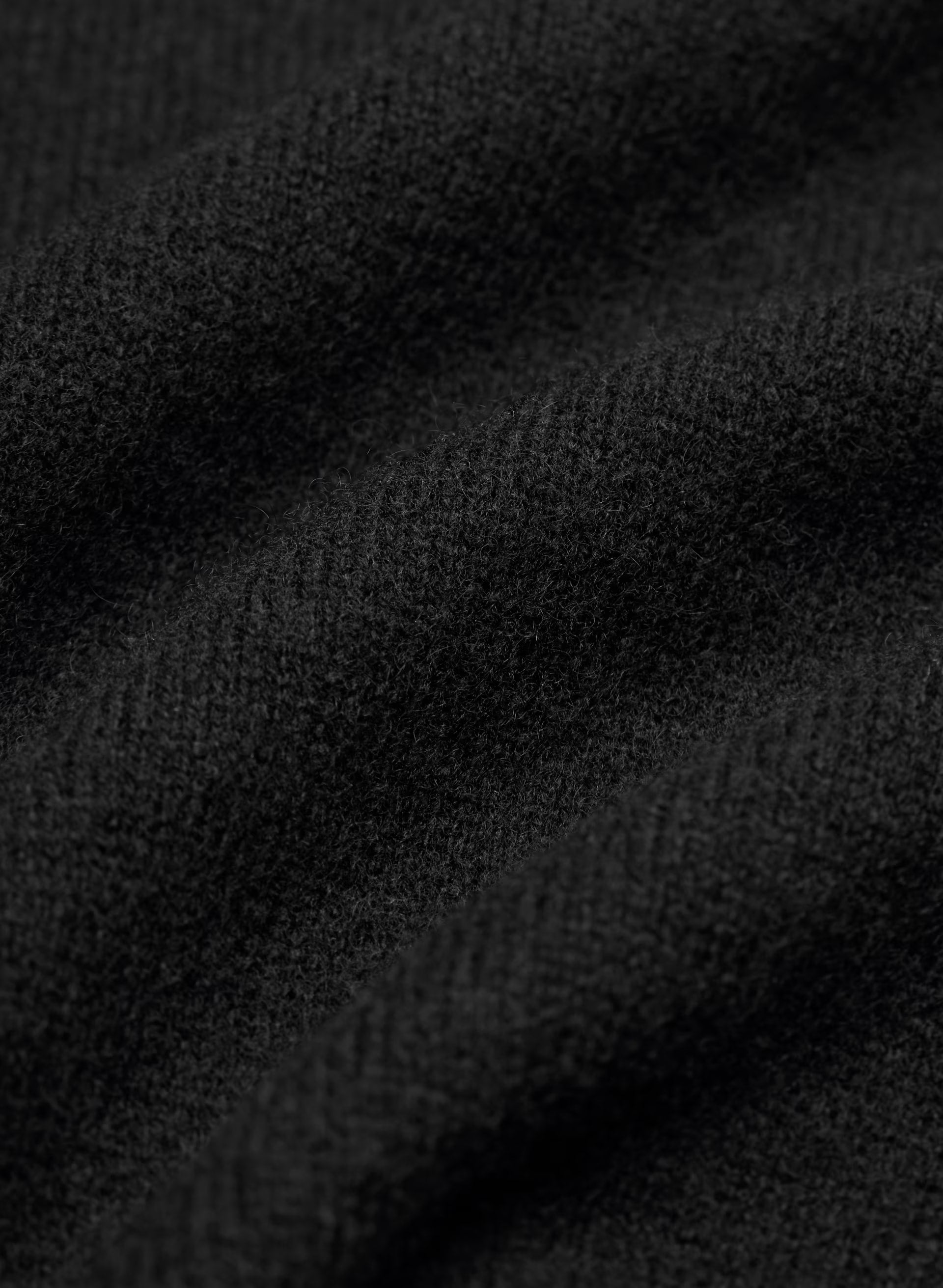 Essential Cashmere Nuance Sweater - BLACK