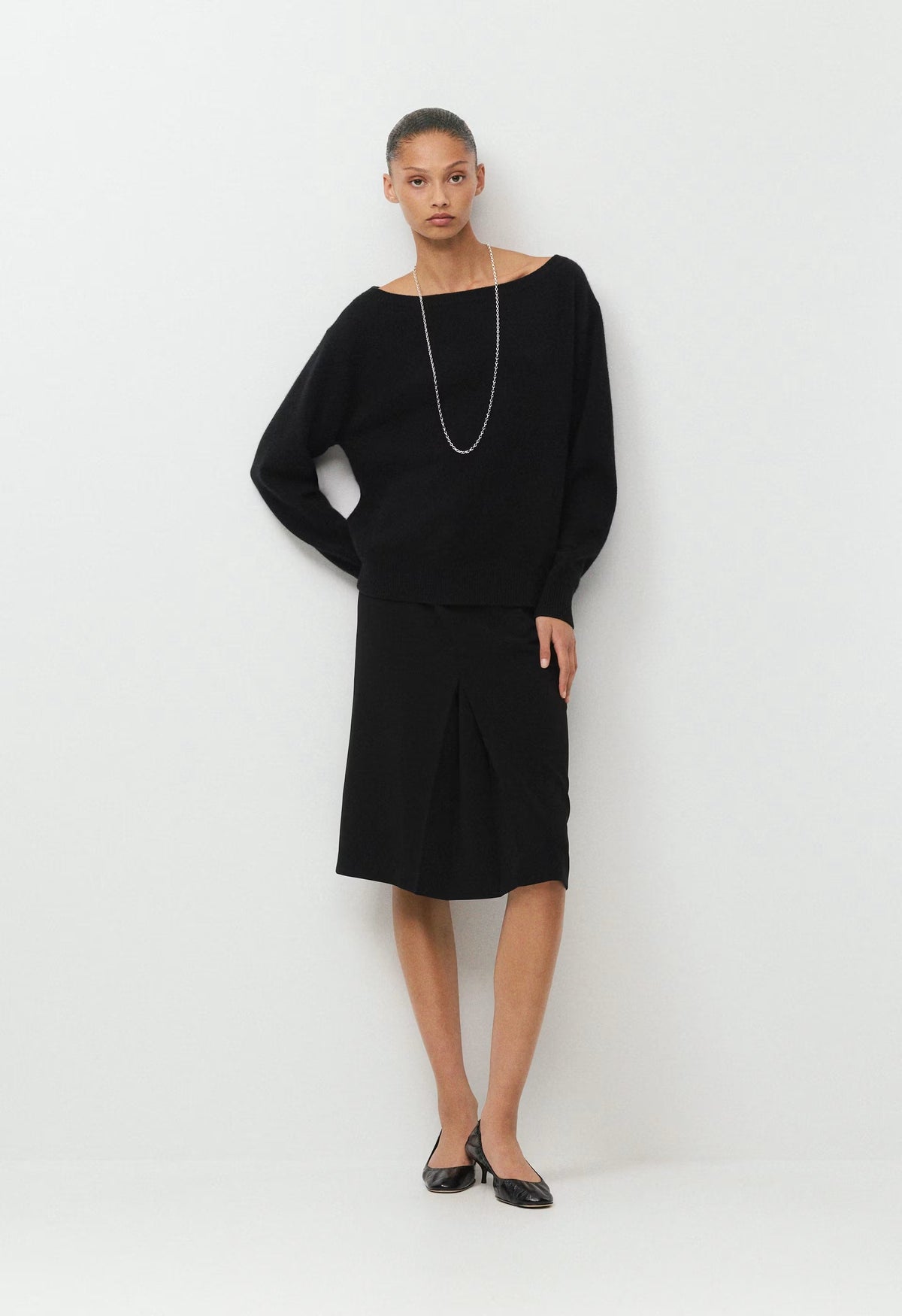 Essential Cashmere Nuance Sweater - BLACK