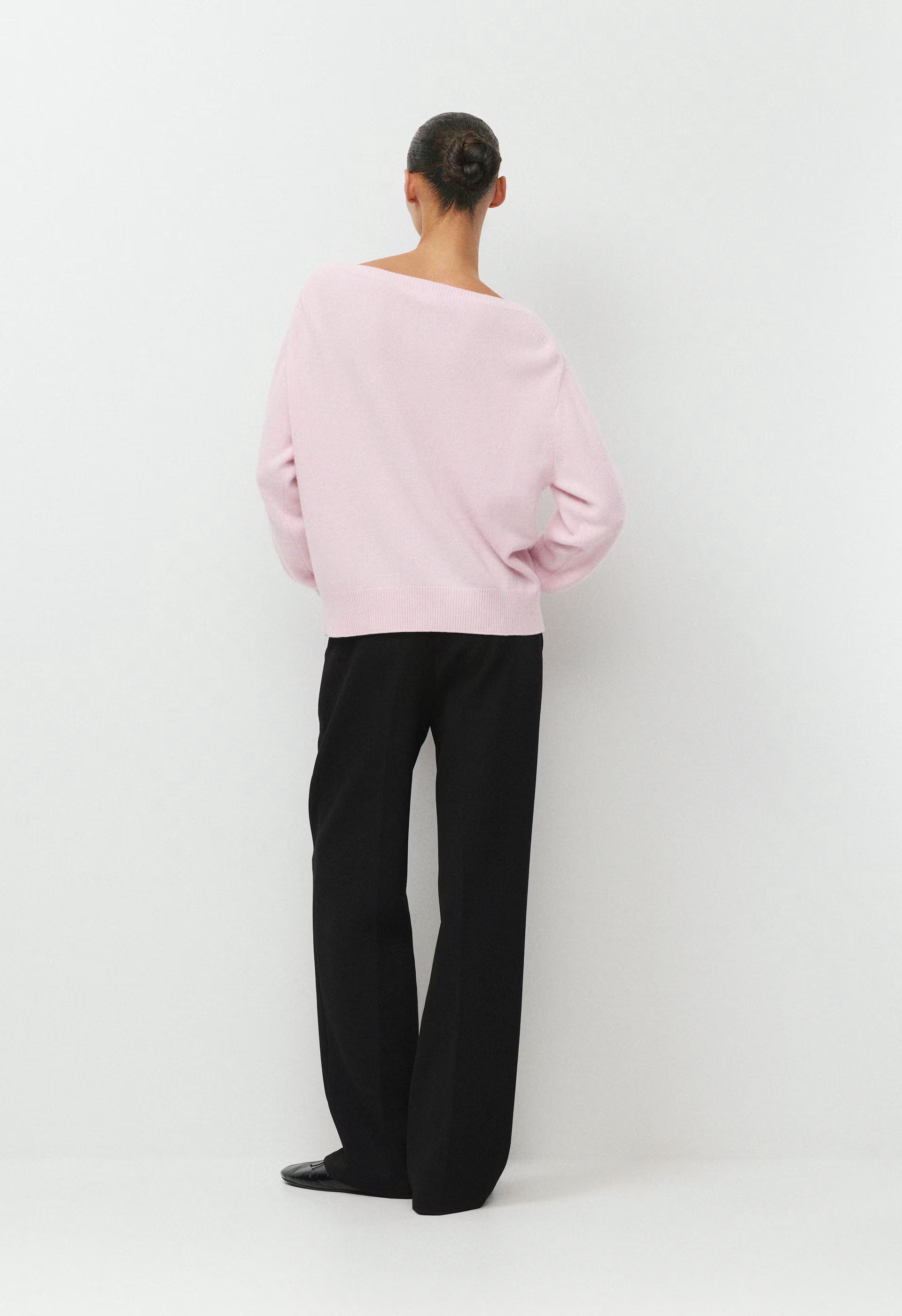 Essential Cashmere Nuance Sweater - MAGNOLIA