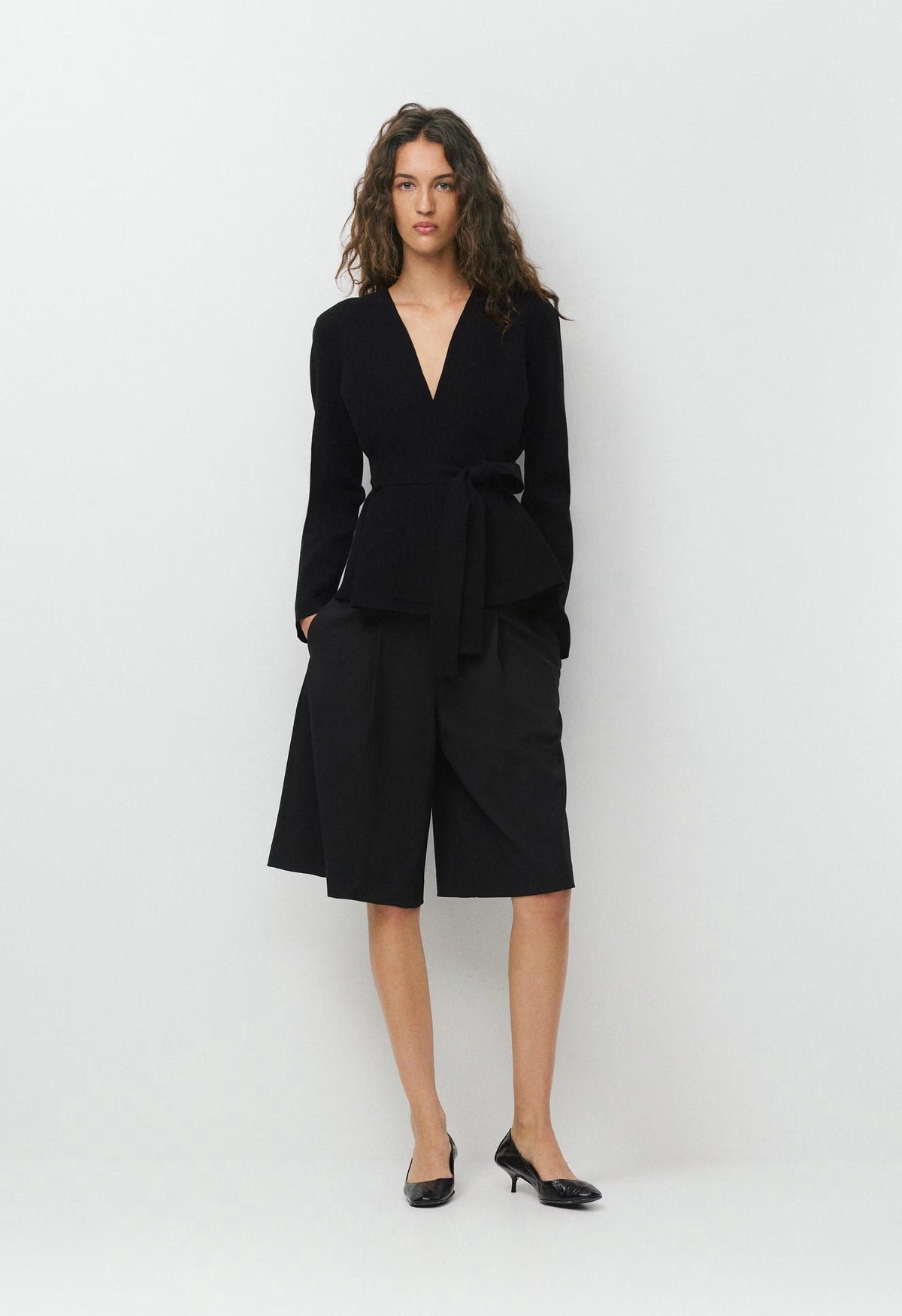 Commuro Cardigan - Wonder Yarn - BLACK