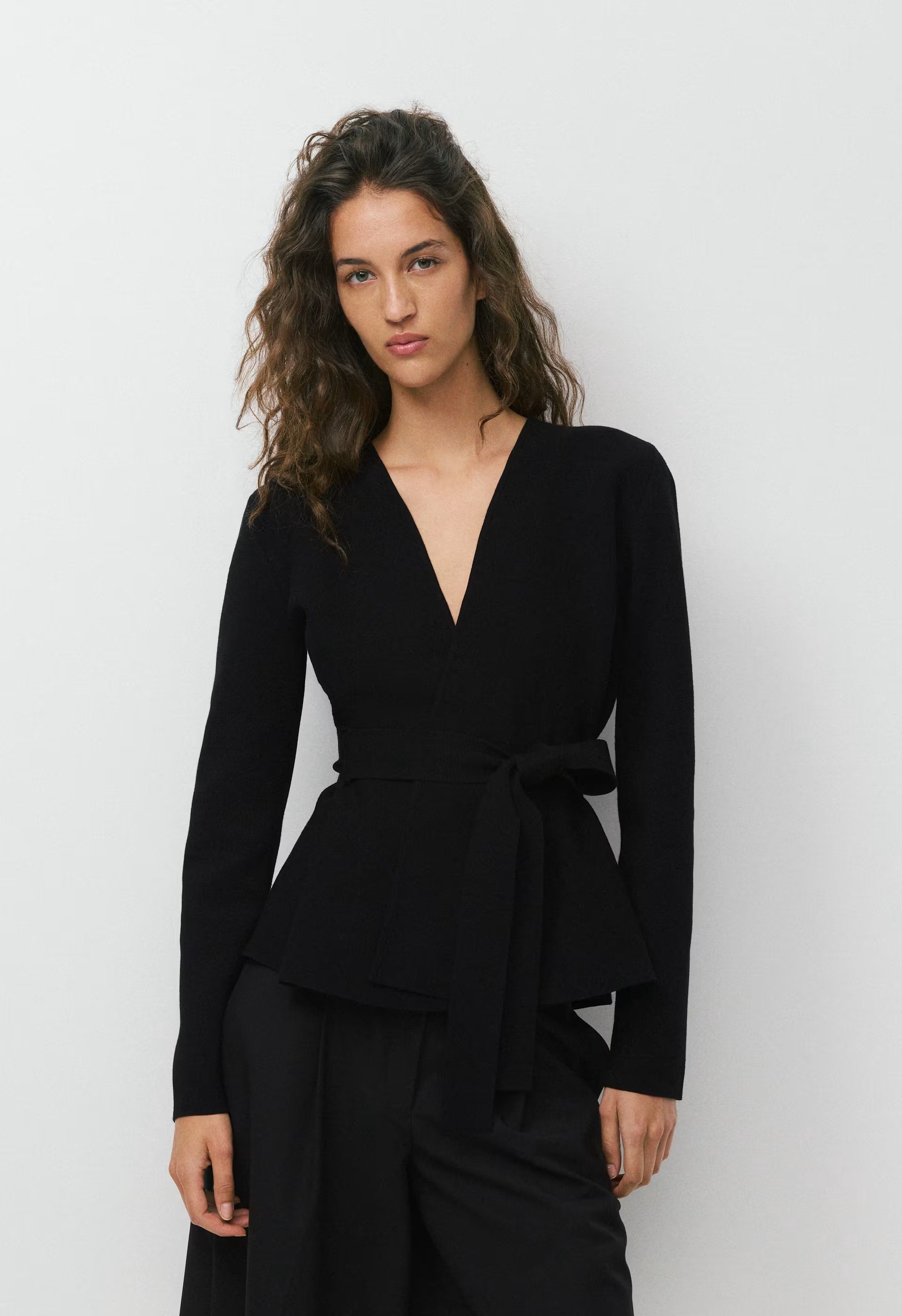 Commuro Cardigan - Wonder Yarn - BLACK