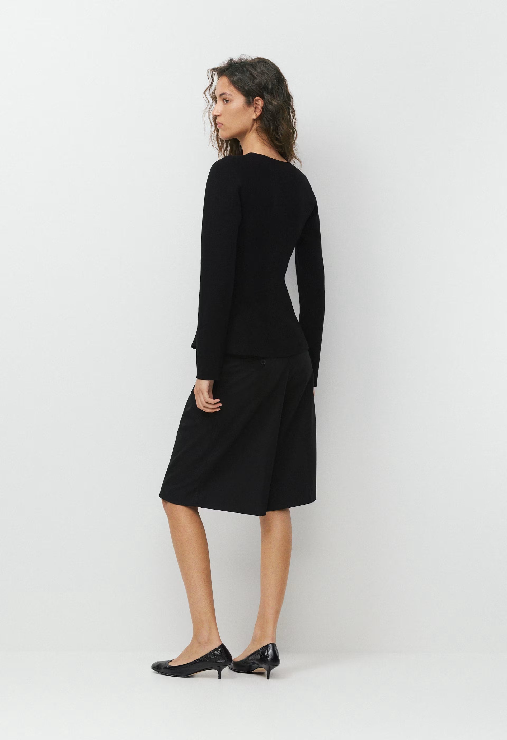 Commuro Cardigan - Wonder Yarn - BLACK