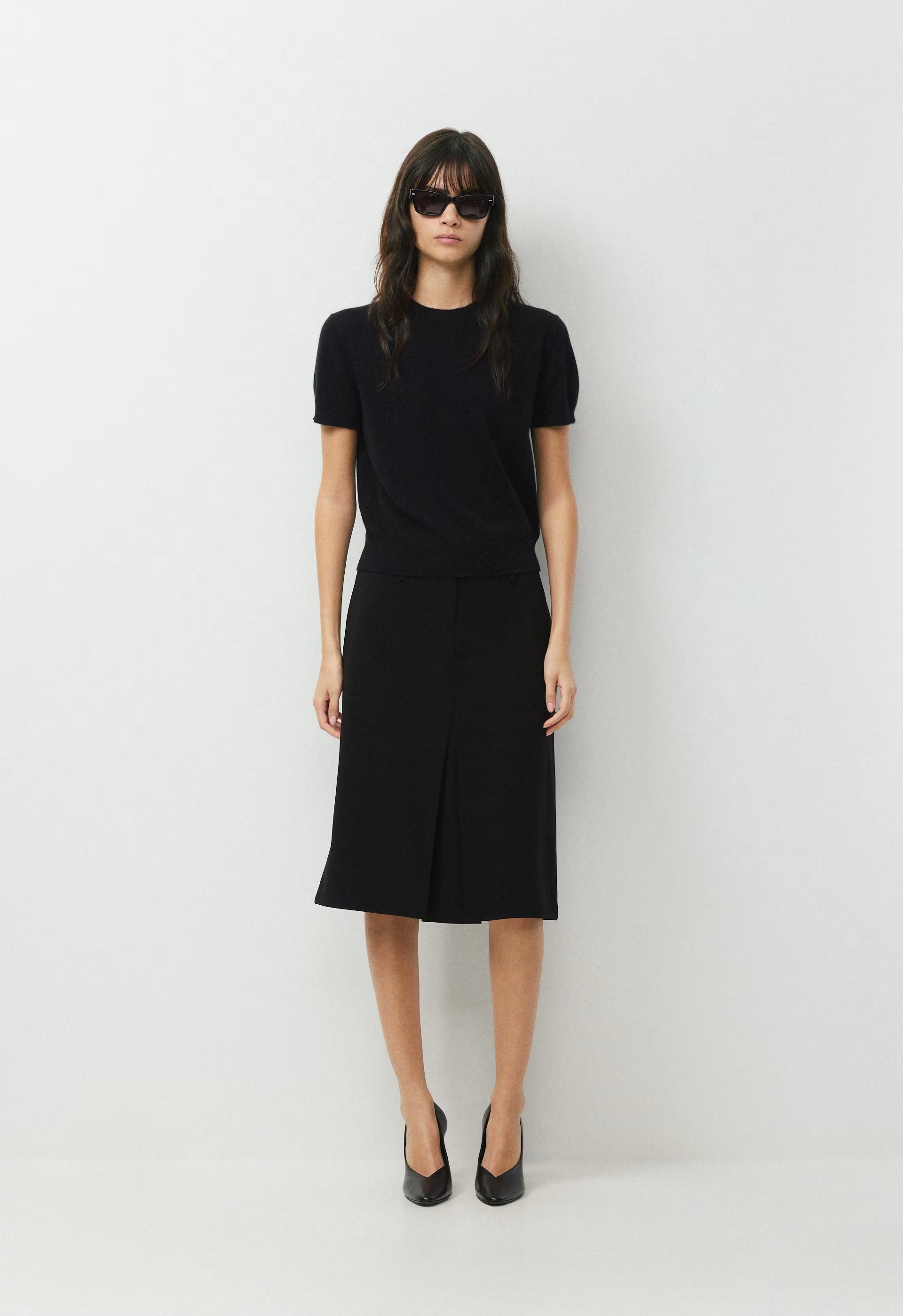 Bare Cashmere Bloor Shortsleeve Sweater - BLACK