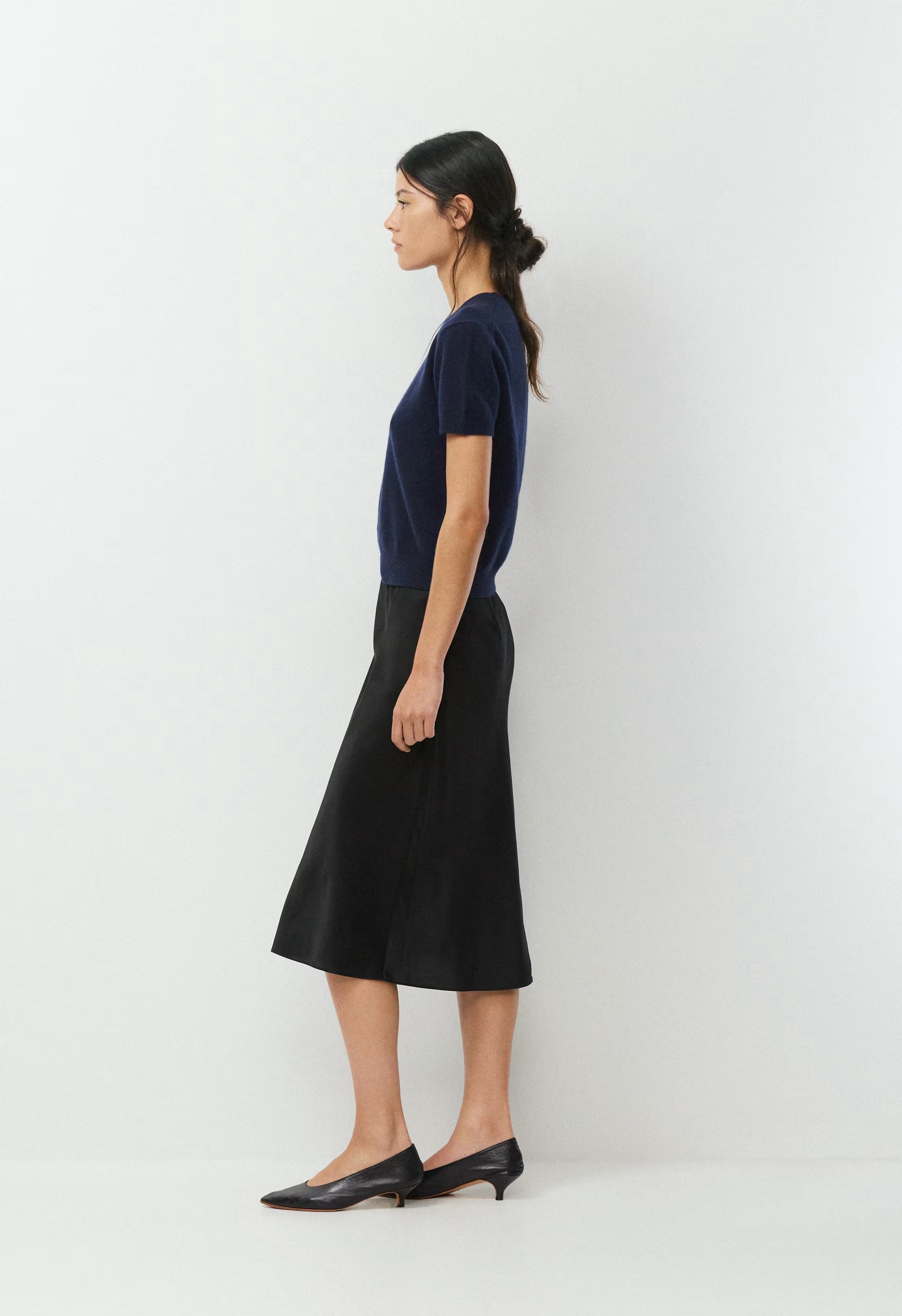 Bare Cashmere Bloor Shortsleeve Sweater - ADMIRAL NAVY